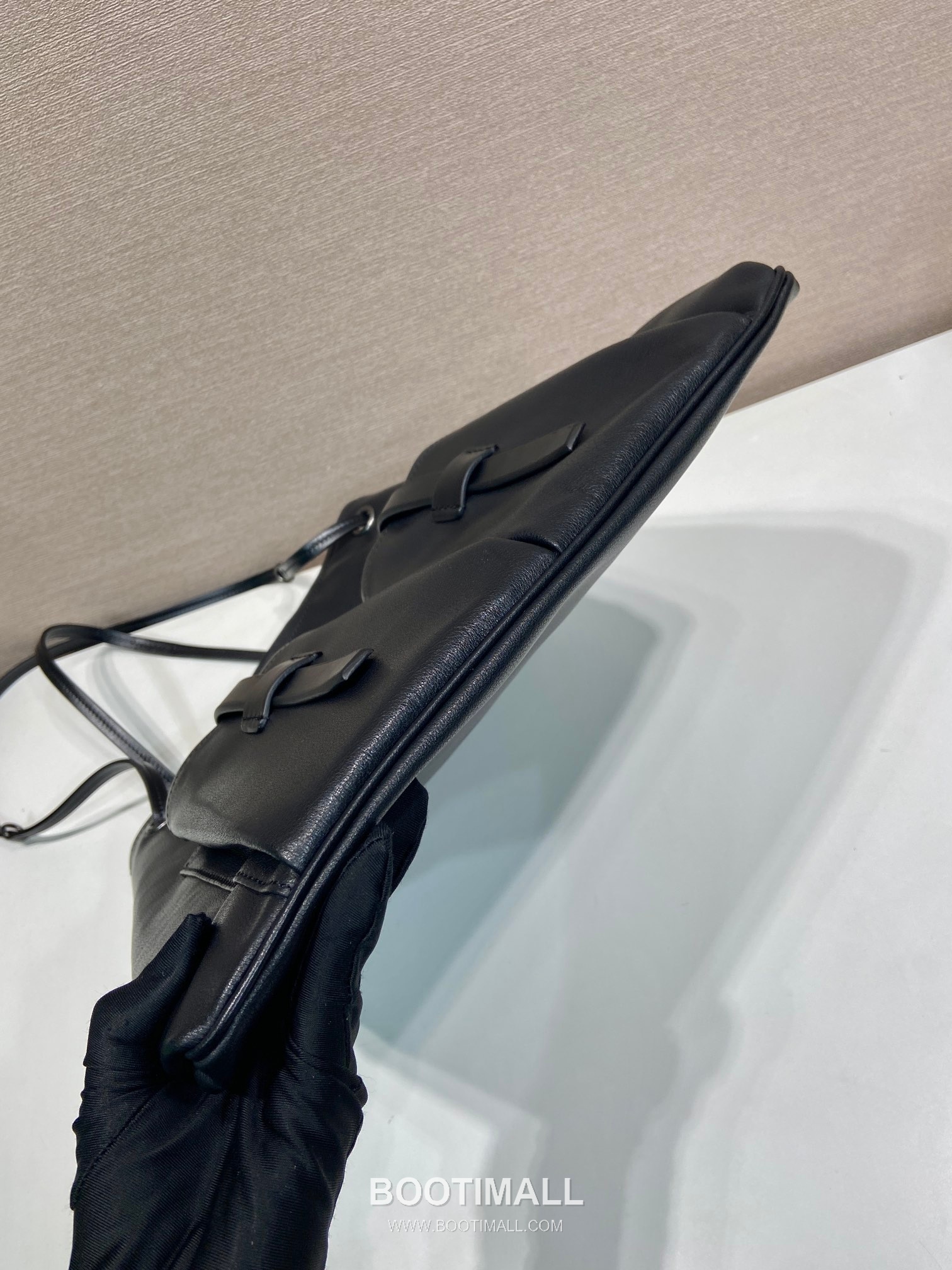 Prada Calfskin Tote Bag with Front Pocket Strap Detail 1BC293 프라다 카프스킨 프론트 포켓 스트랩 토트백 1BC293 39cm 6