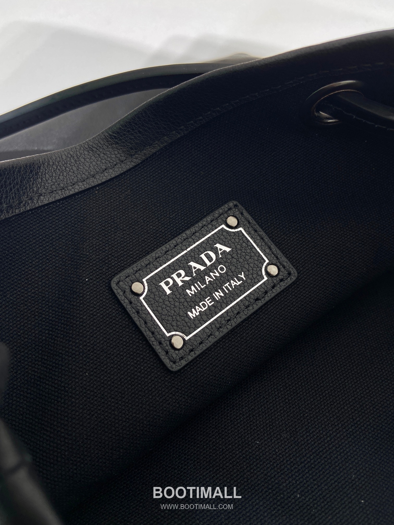 Prada Calfskin Tote Bag with Front Pocket Strap Detail 1BH288 프라다 카프스킨 프론트 포켓 스트랩 토트백 1BH288 25cm 9