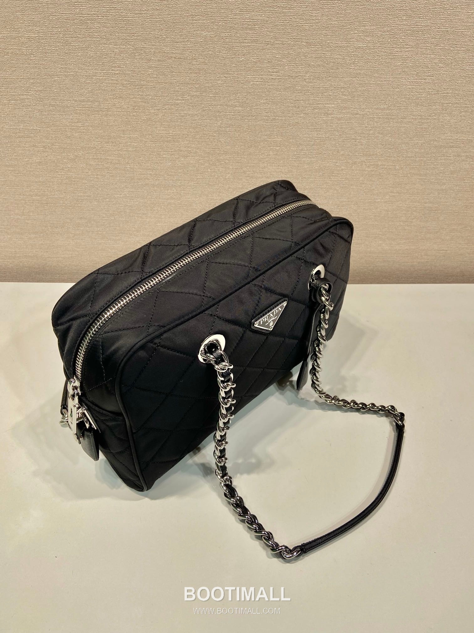 Prada Re-Nylon Camera Bag with Chain Strap Detail 프라다 리나일론 체인 스트랩 카메라백 1BD641 30cm 3