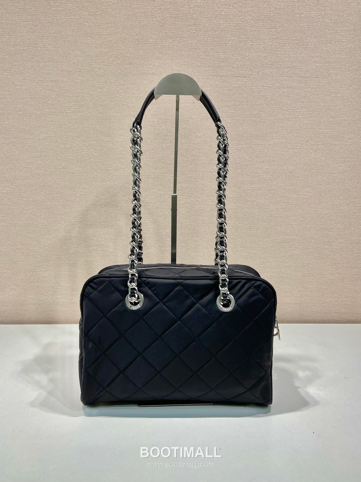 Prada Re-Nylon Camera Bag with Chain Strap Detail 프라다 리나일론 체인 스트랩 카메라백 1BD641 30cm 4