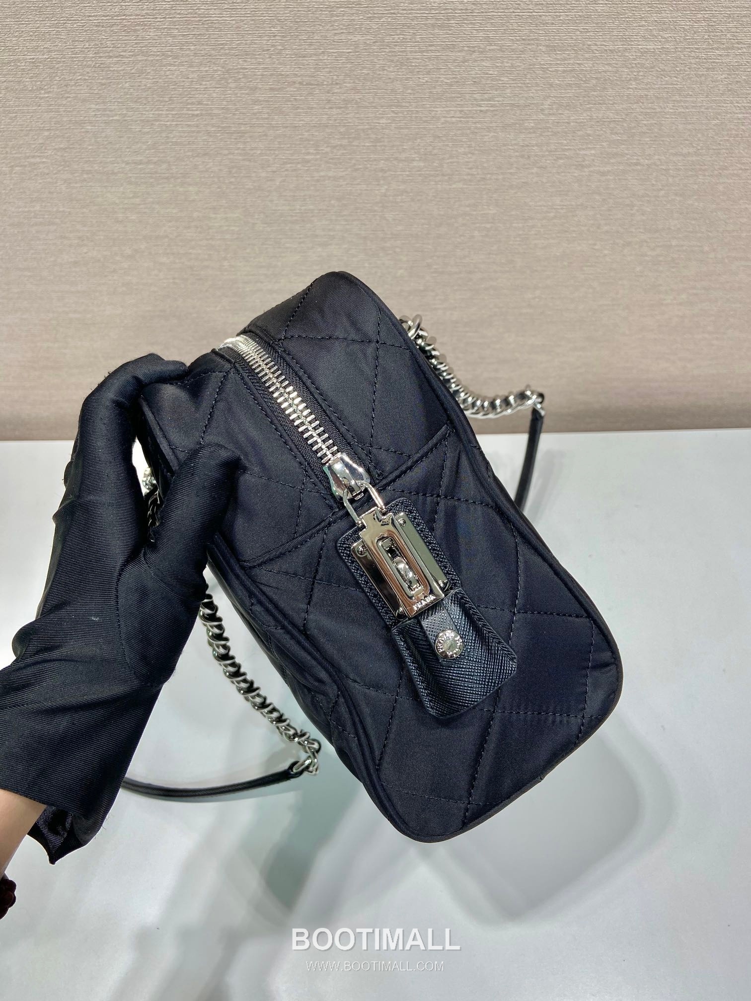 Prada Re-Nylon Camera Bag with Chain Strap Detail 프라다 리나일론 체인 스트랩 카메라백 1BD641 30cm 7