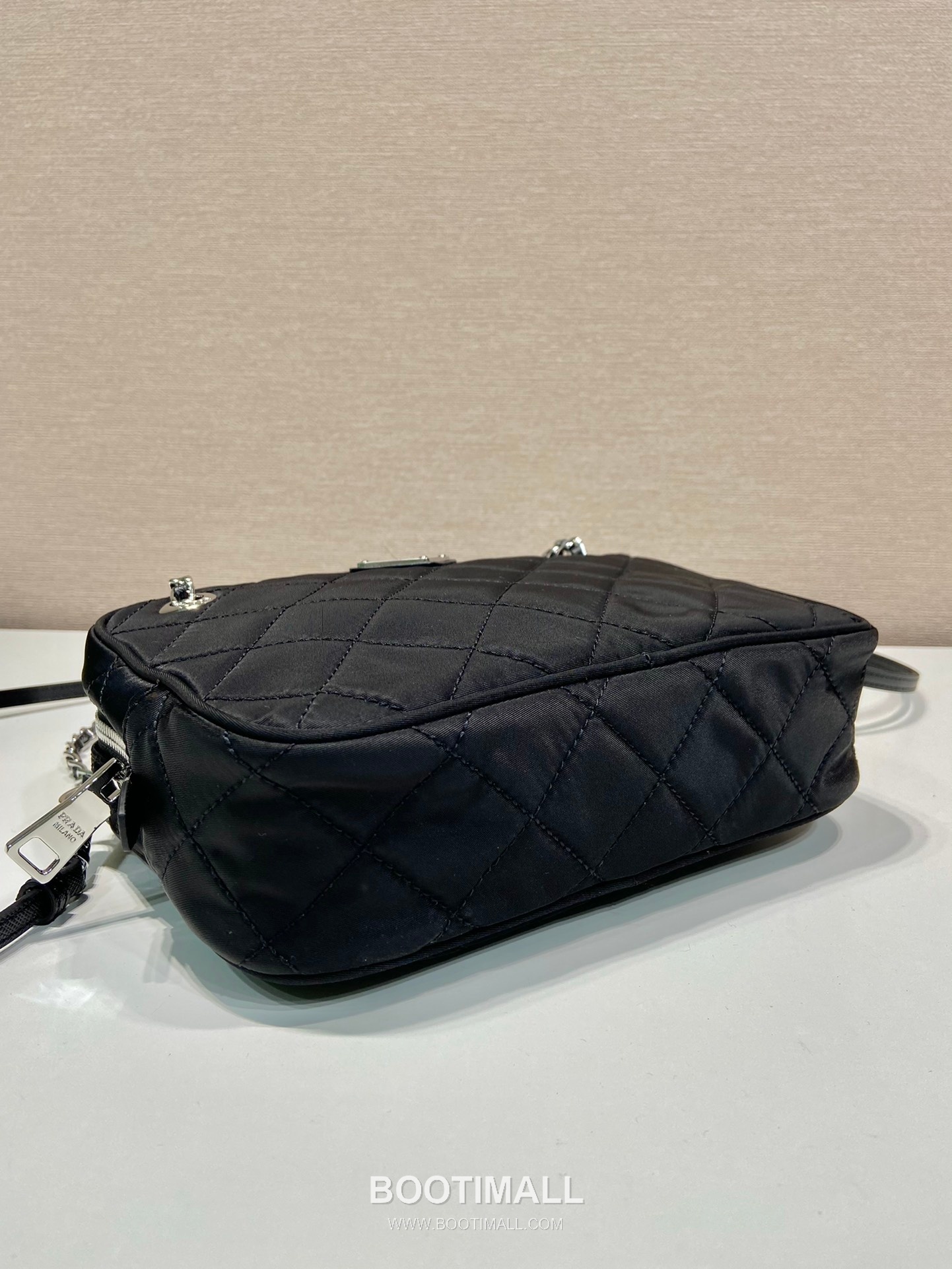 Prada Re-Nylon Camera Bag with Chain Strap Detail 프라다 리나일론 체인 스트랩 카메라백 1BD642 22cm 5