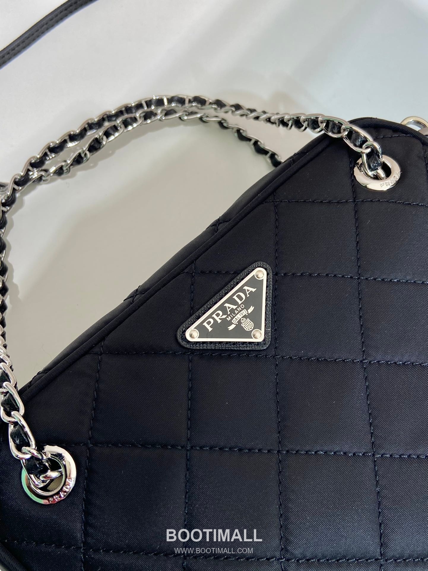 Prada Re-Nylon Camera Bag with Chain Strap Detail 프라다 리나일론 체인 스트랩 카메라백 1BD642 22cm 8