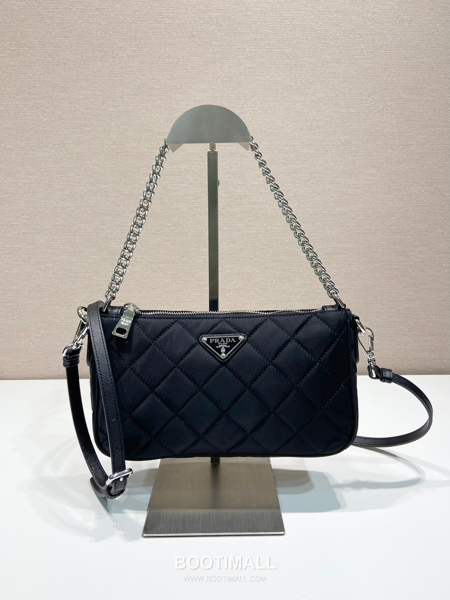 Prada Re-Nylon Hobo Shoulder Bag with Chain Strap Detail 프라다 리나일론 체인 스트랩 호보 숄더백 1BH026 25cm 1