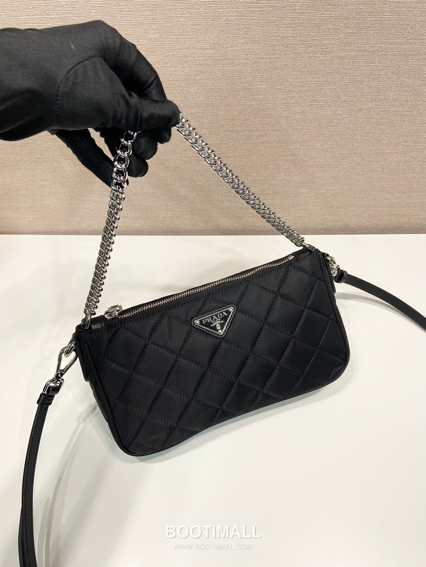 Prada Re-Nylon Hobo Shoulder Bag with Chain Strap Detail 프라다 리나일론 체인 스트랩 호보 숄더백 1BH026 25cm 2