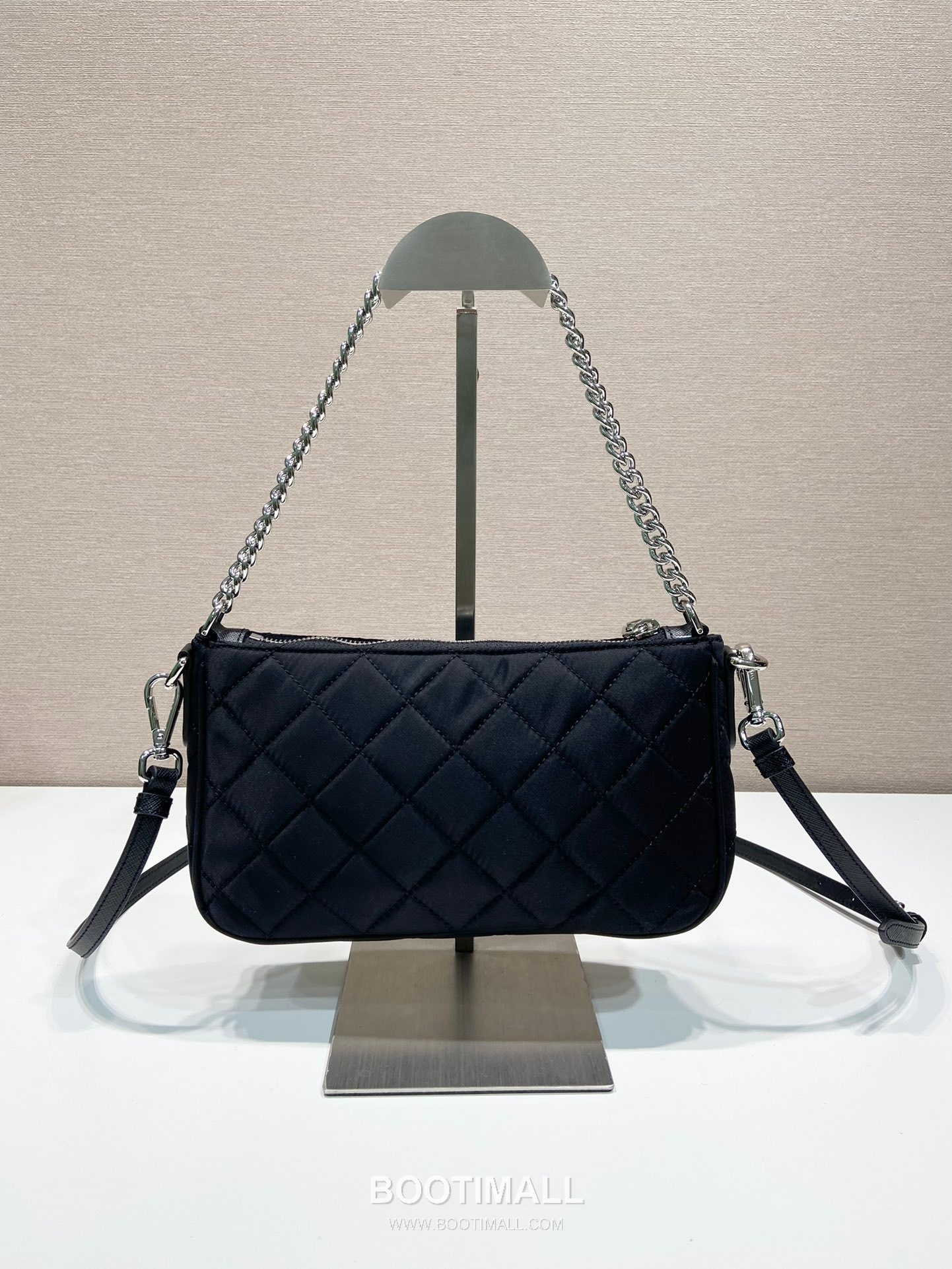 Prada Re-Nylon Hobo Shoulder Bag with Chain Strap Detail 프라다 리나일론 체인 스트랩 호보 숄더백 1BH026 25cm 5