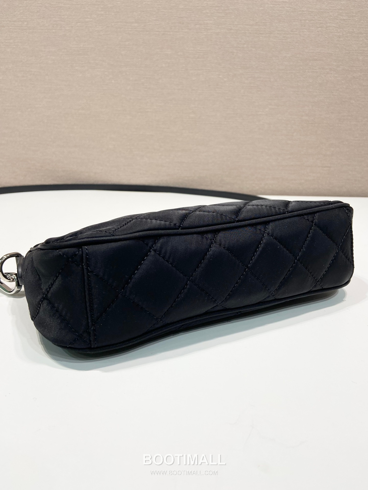 Prada Re-Nylon Hobo Shoulder Bag with Chain Strap Detail 프라다 리나일론 체인 스트랩 호보 숄더백 1BH026 25cm 6