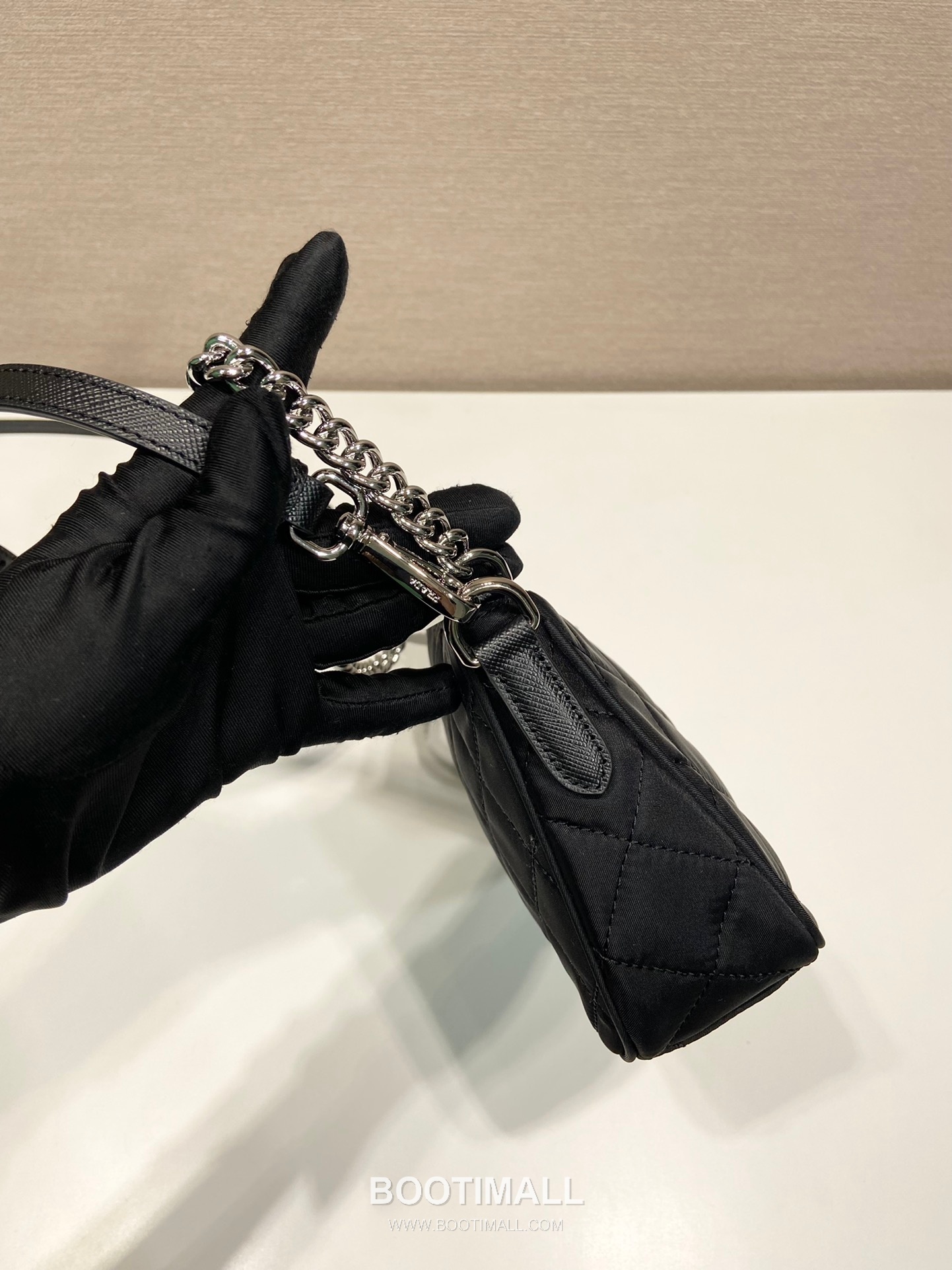 Prada Re-Nylon Hobo Shoulder Bag with Chain Strap Detail 프라다 리나일론 체인 스트랩 호보 숄더백 1BH026 25cm 7