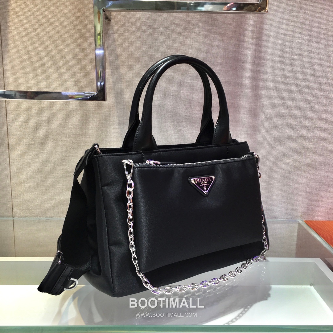 Prada Re-Nylon Twin Set Hobo Shoulder Bag with Detachable Pouch Detail 프라다 리나일론 트윈셋 호보 숄더백 탈부착 파우치 1BG364 28cm 3