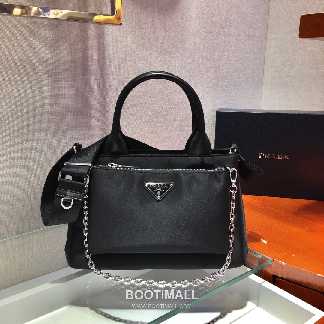 Prada Re-Nylon Mini Hobo Shoulder Bag with Chain Strap Detail 프라다 리나일론 체인 스트랩 미니 호보 숄더백 22cm 1