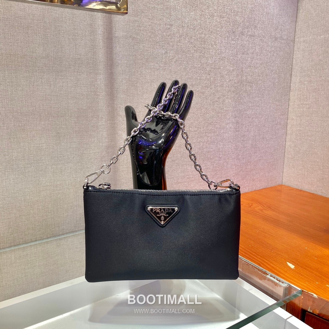 Prada Re-Nylon Mini Hobo Shoulder Bag with Chain Strap Detail 프라다 리나일론 체인 스트랩 미니 호보 숄더백 22cm 2