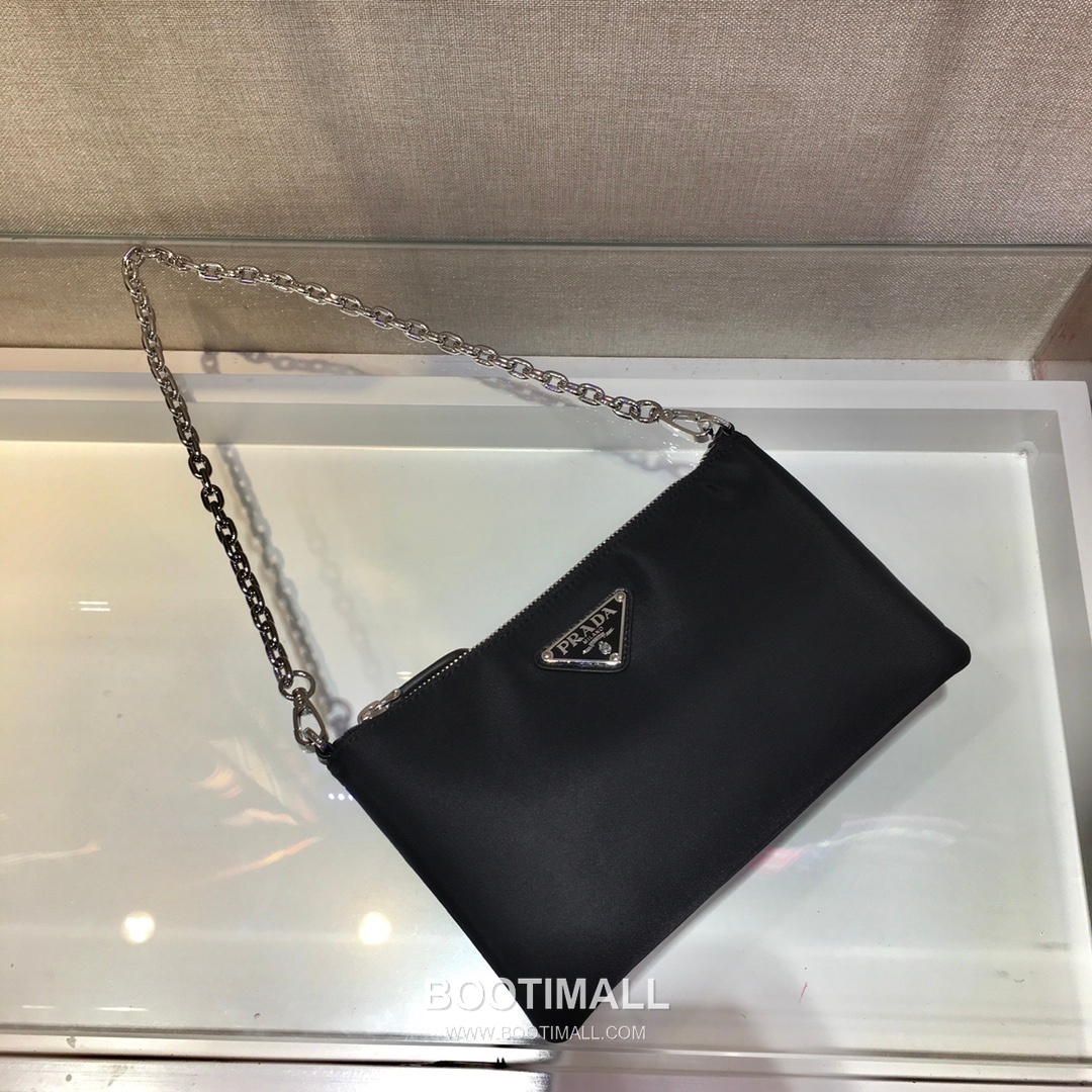 Prada Re-Nylon Mini Hobo Shoulder Bag with Chain Strap Detail 프라다 리나일론 체인 스트랩 미니 호보 숄더백 22cm 3