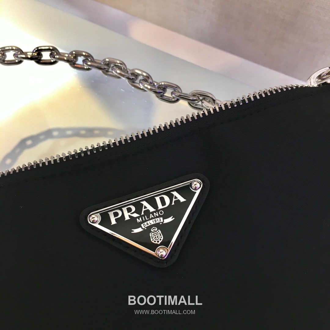 Prada Re-Nylon Mini Hobo Shoulder Bag with Chain Strap Detail 프라다 리나일론 체인 스트랩 미니 호보 숄더백 22cm 7