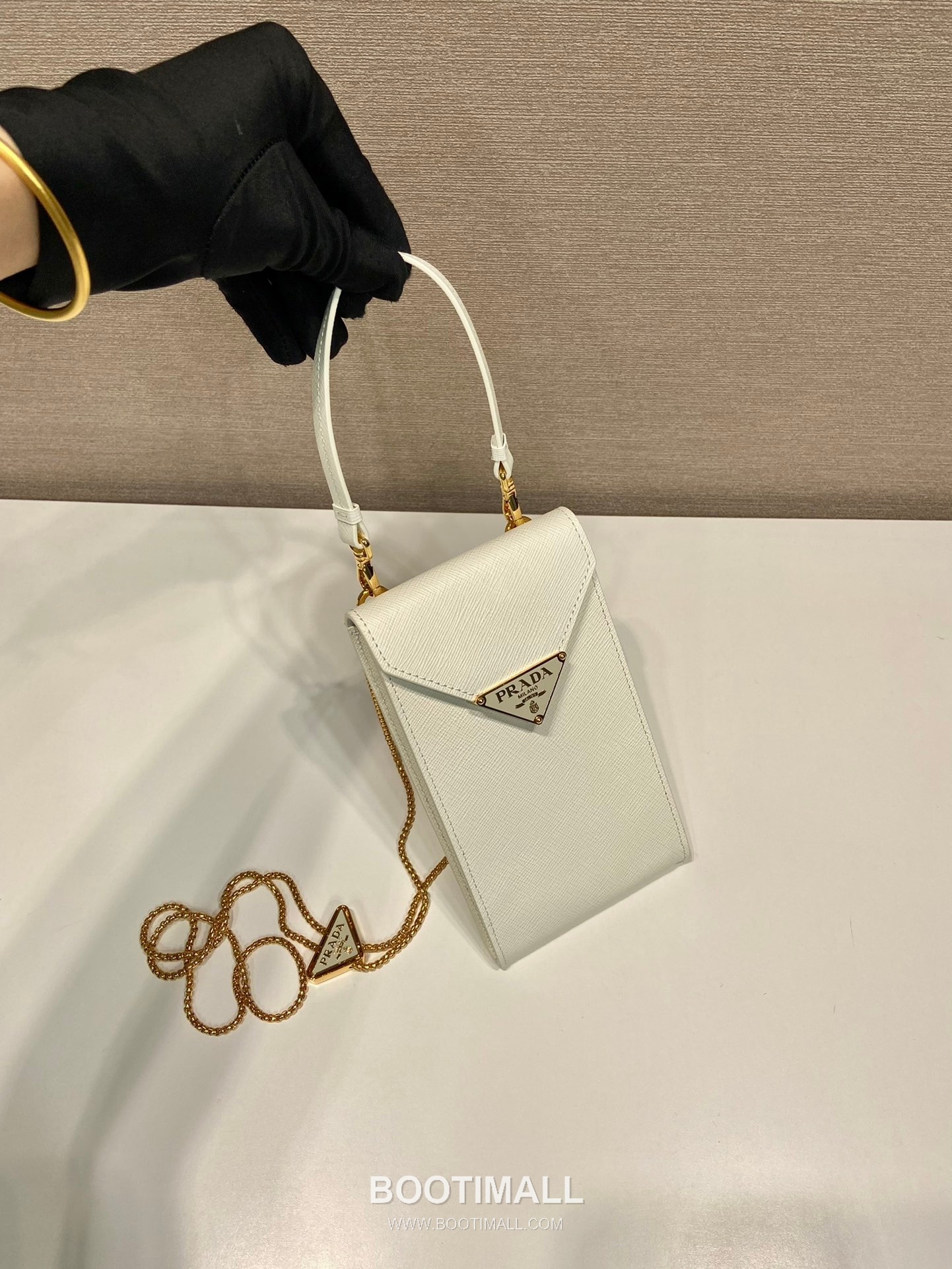 Prada Saffiano Leather Phone Crossbody Bag with Triangle Logo Lock Detail 프라다 사피아노 가죽 트라이앵글 로고 락 디테일 폰 크로스바디백 1BP050 10.5cm 2