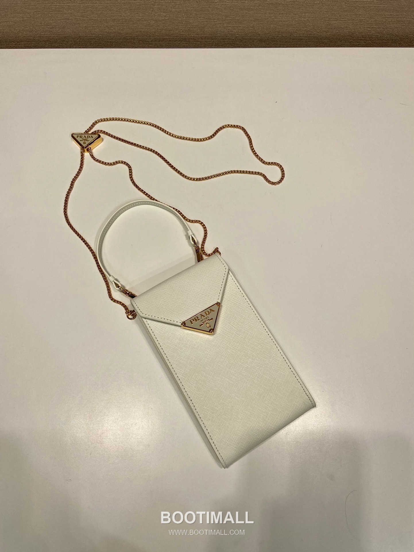 Prada Saffiano Leather Phone Crossbody Bag with Triangle Logo Lock Detail 프라다 사피아노 가죽 트라이앵글 로고 락 디테일 폰 크로스바디백 1BP050 10.5cm 3