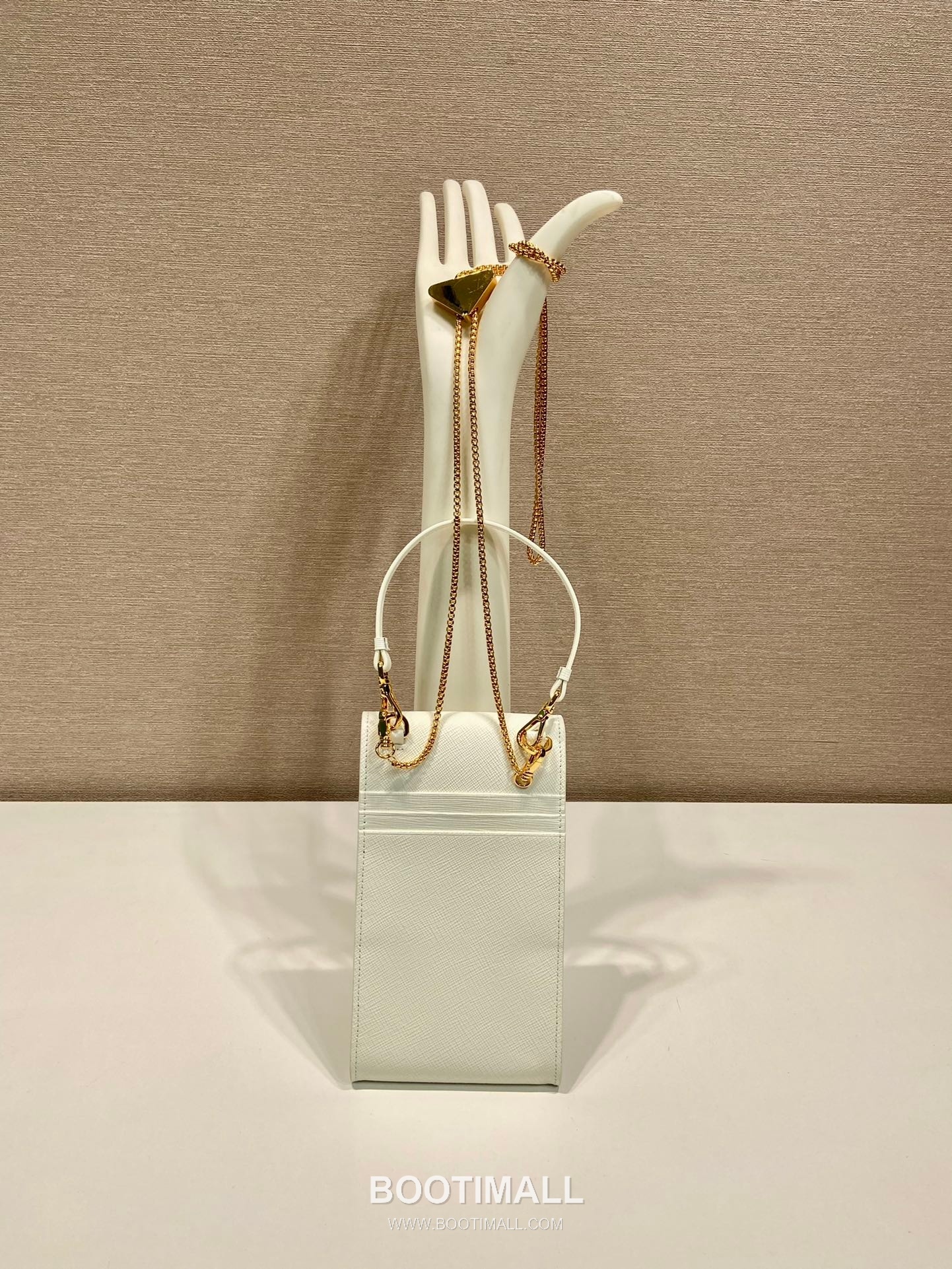 Prada Saffiano Leather Phone Crossbody Bag with Triangle Logo Lock Detail 프라다 사피아노 가죽 트라이앵글 로고 락 디테일 폰 크로스바디백 1BP050 10.5cm 4