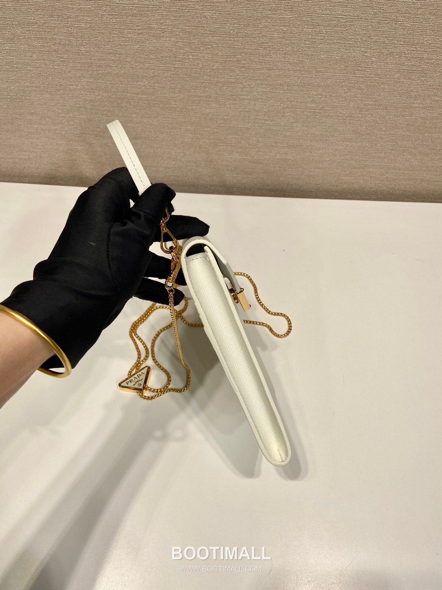 Prada Saffiano Leather Phone Crossbody Bag with Triangle Logo Lock Detail 프라다 사피아노 가죽 트라이앵글 로고 락 디테일 폰 크로스바디백 1BP050 10.5cm 6