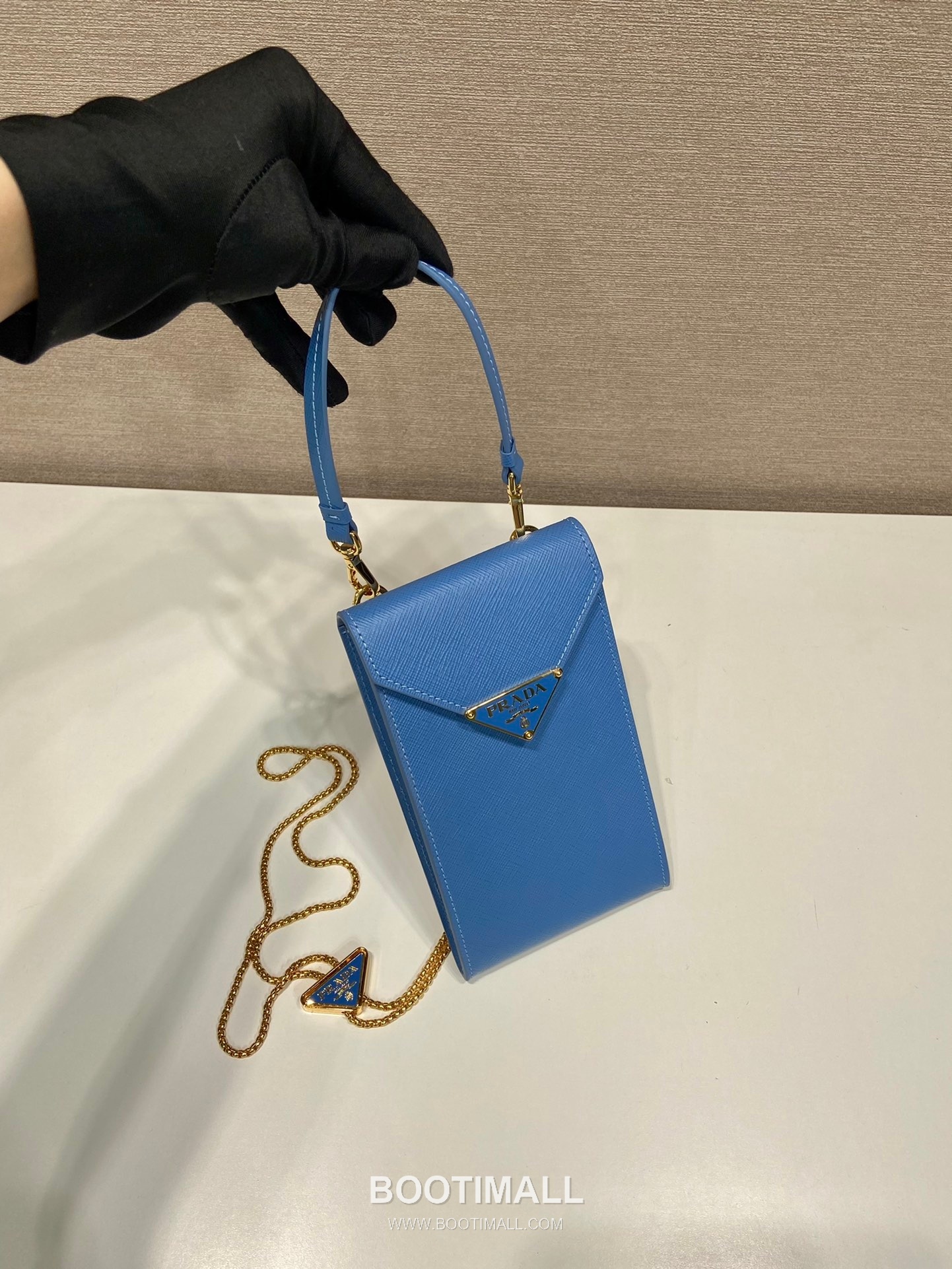 Prada Saffiano Leather Phone Crossbody Bag with Triangle Logo Lock Detail 프라다 사피아노 가죽 트라이앵글 로고 락 디테일 폰 크로스바디백 1BP050 10.5cm 11