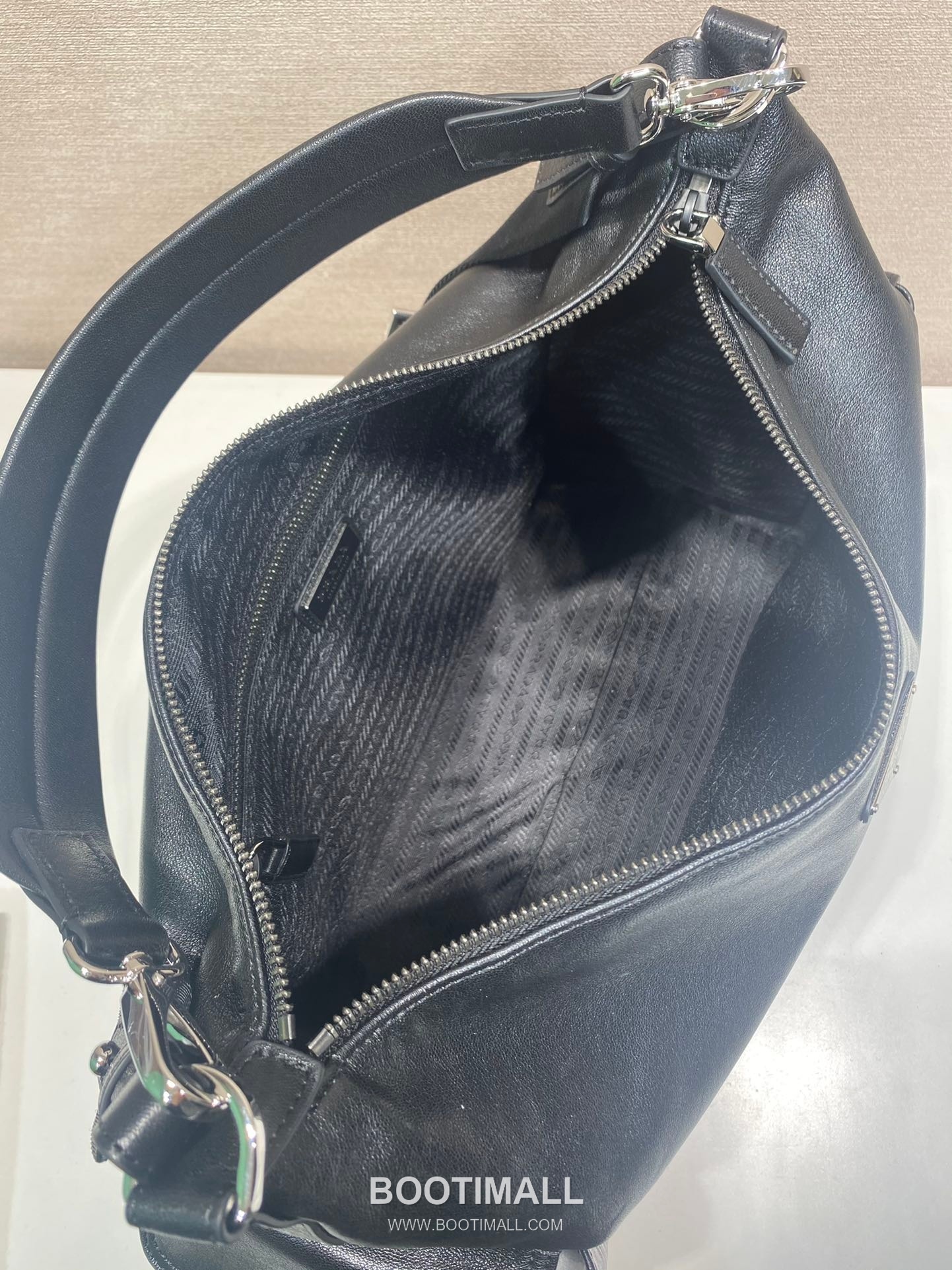 Prada Explore Calfskin Hobo Bag with Multi Pocket Strap Detail 프라다 익스플로어 카프스킨 멀티포켓 스트랩 호보백 2VH204 43cm 8