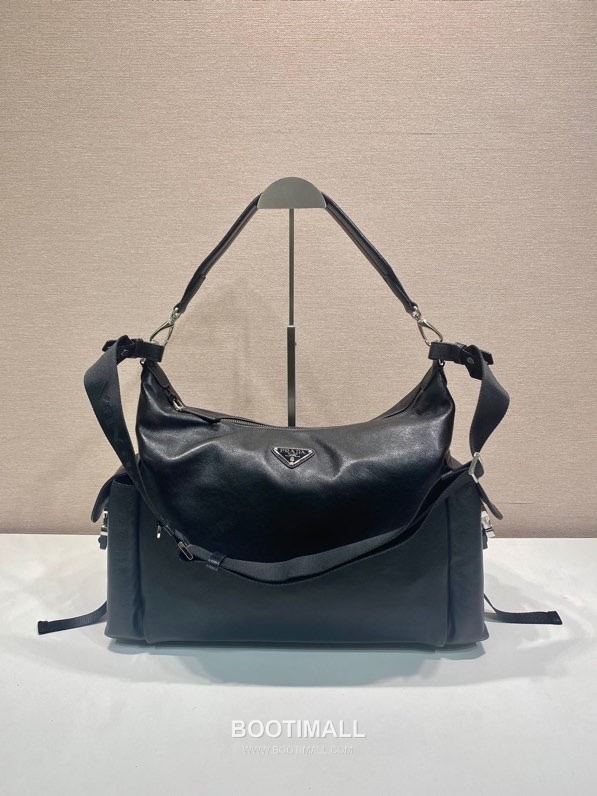 Prada Explore Calfskin Hobo Bag with Multi Pocket Strap Detail 프라다 익스플로어 카프스킨 멀티포켓 스트랩 호보백 2VH204 43cm 10