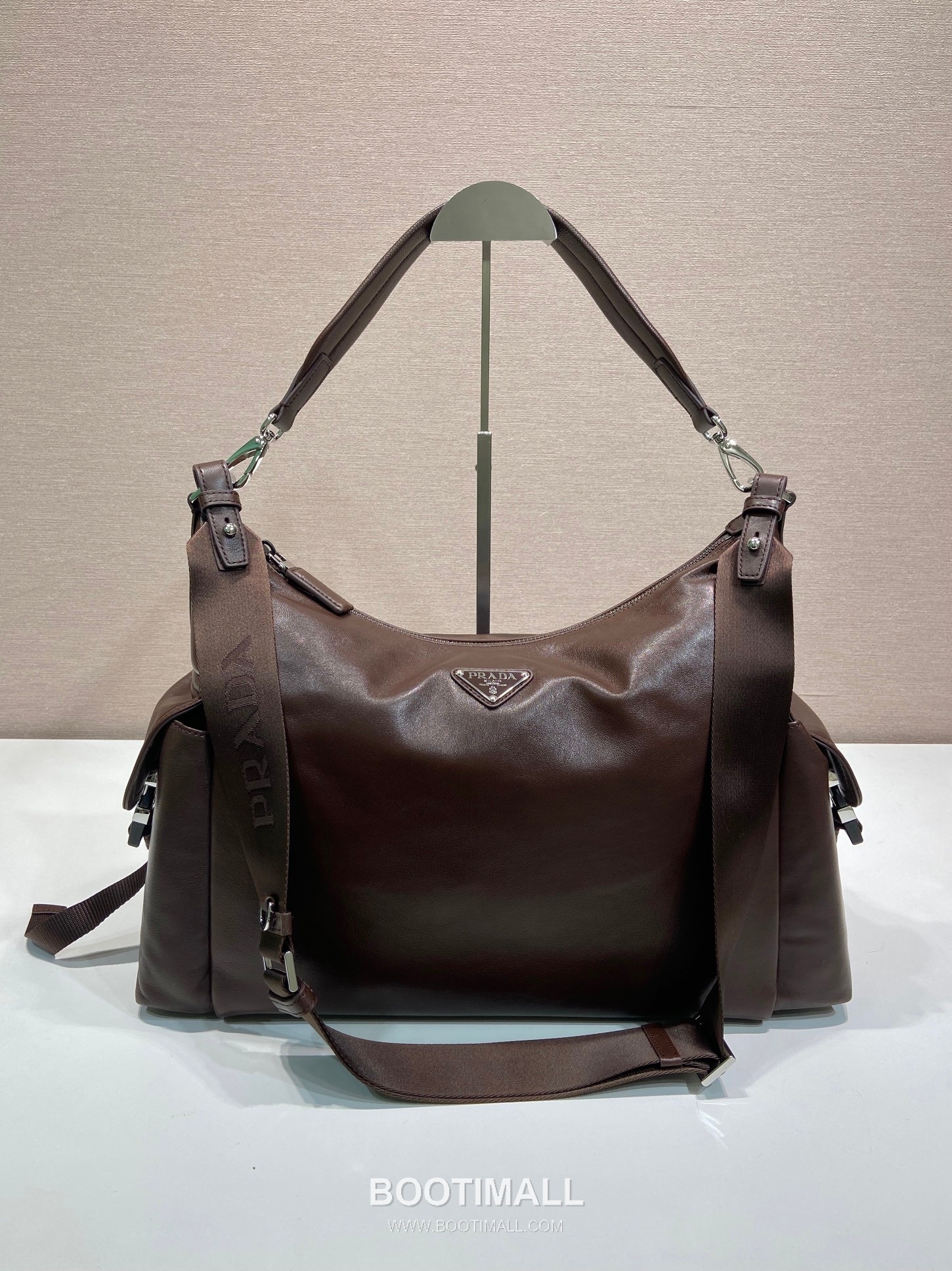 Prada Explore Calfskin Hobo Bag with Multi Pocket Strap Detail 프라다 익스플로어 카프스킨 멀티포켓 스트랩 호보백 2VH204 43cm 12