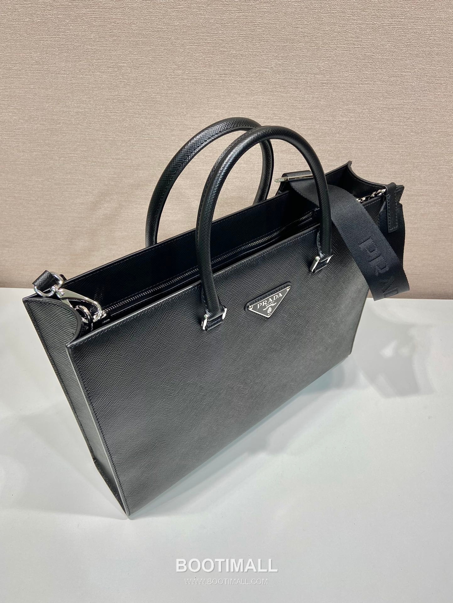 Prada Saffiano Leather Briefcase Tote Bag with Detachable Nylon Strap Detail 프라다 사피아노 가죽 탈부착 나일론 스트랩 브리프케이스 토트백 2VG101 40cm 4