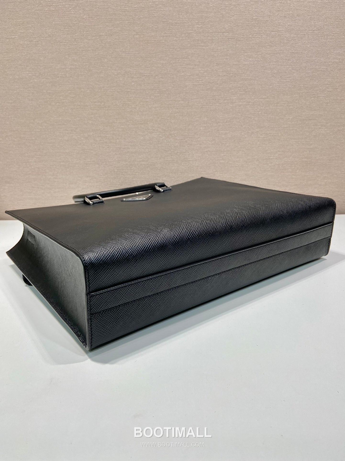 Prada Saffiano Leather Briefcase Tote Bag with Detachable Nylon Strap Detail 프라다 사피아노 가죽 탈부착 나일론 스트랩 브리프케이스 토트백 2VG101 40cm 6