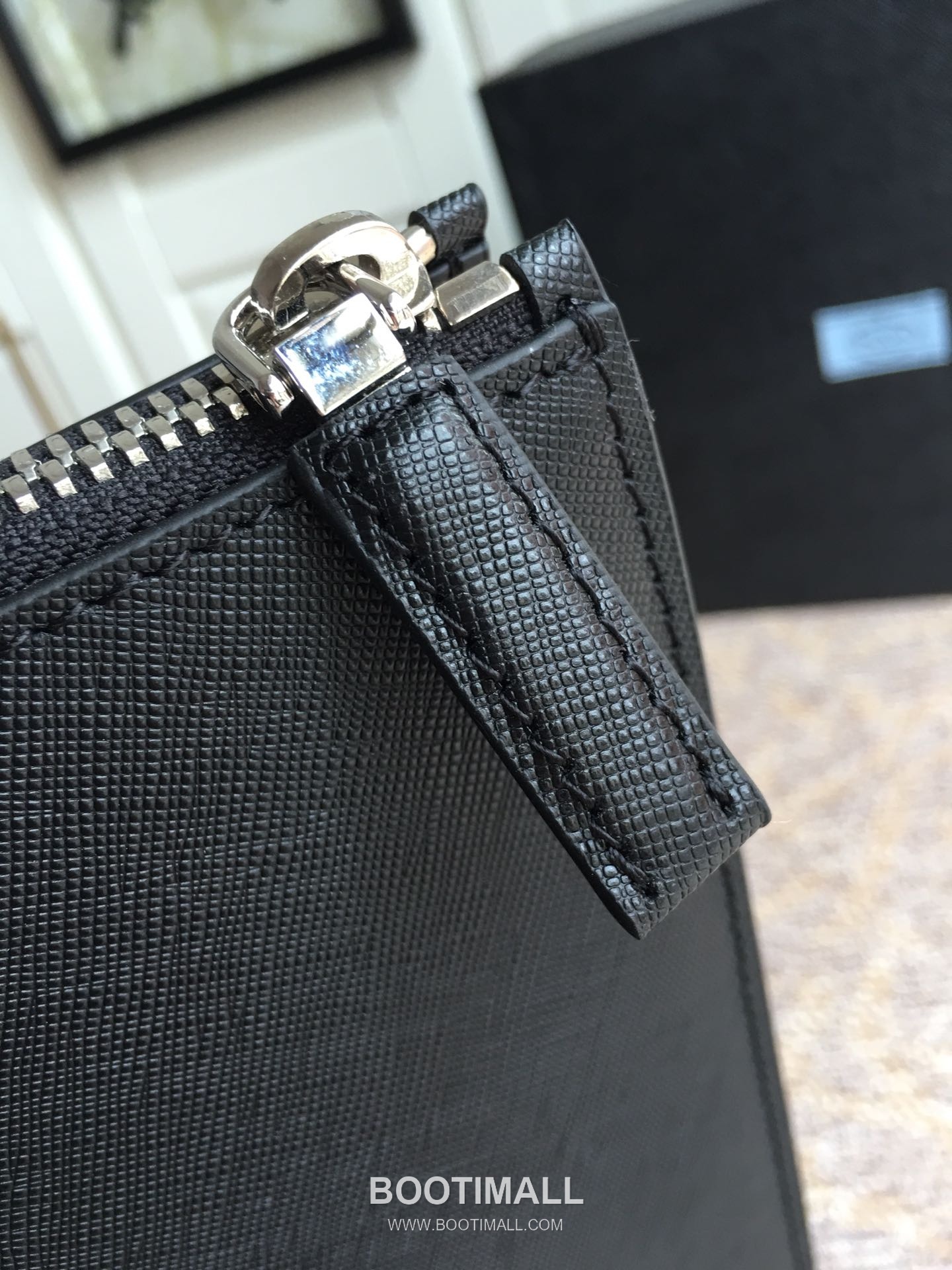 Prada Nylon Tote Bag with Triangle Logo Patch Detail 프라다 나일론 트라이앵글 로고 패치 토트백 34cm 7