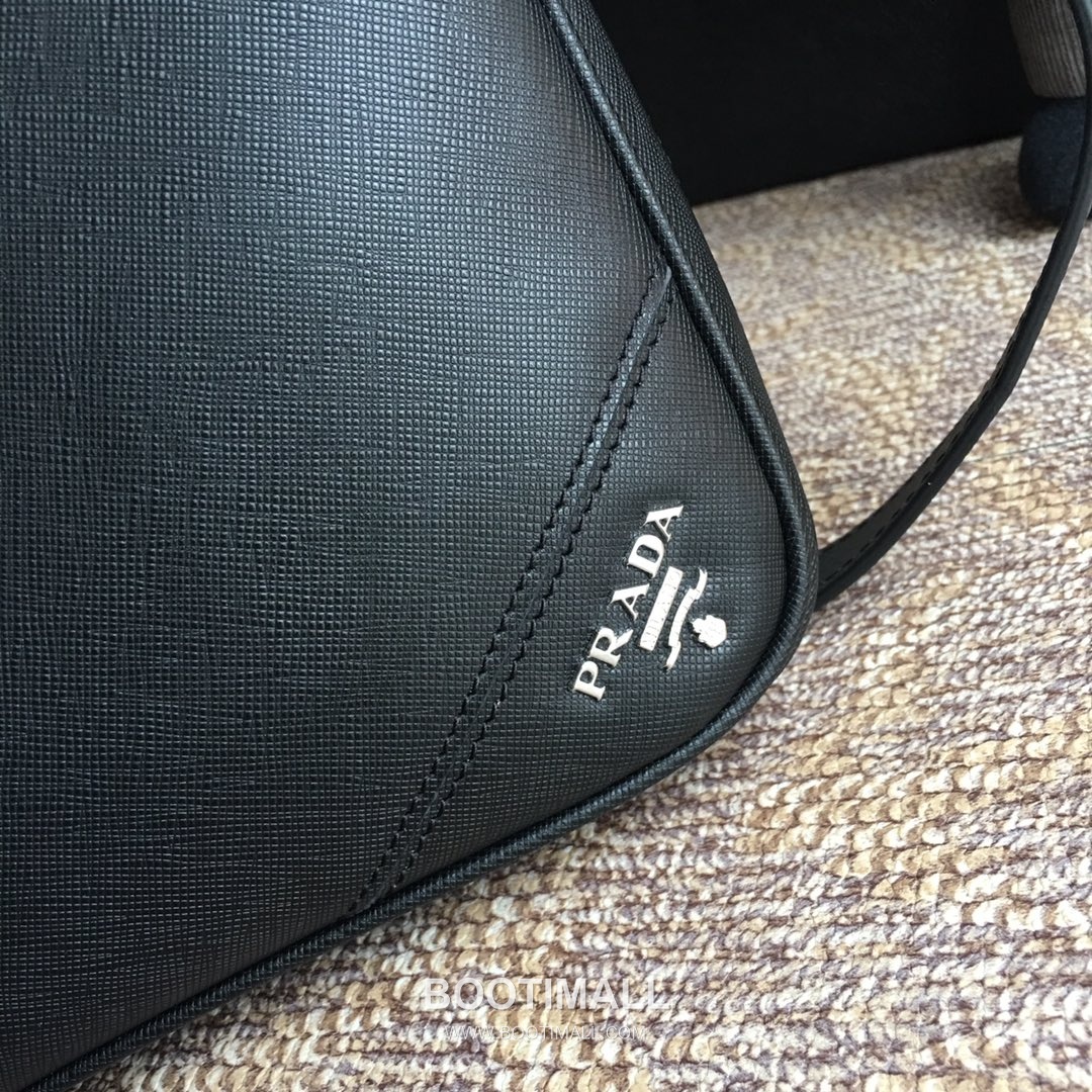 Prada Saffiano Leather Briefcase Clutch Bag with Triangle Logo Detail 프라다 사피아노 가죽 트라이앵글 로고 브리프케이스 클러치백 36.5cm 2