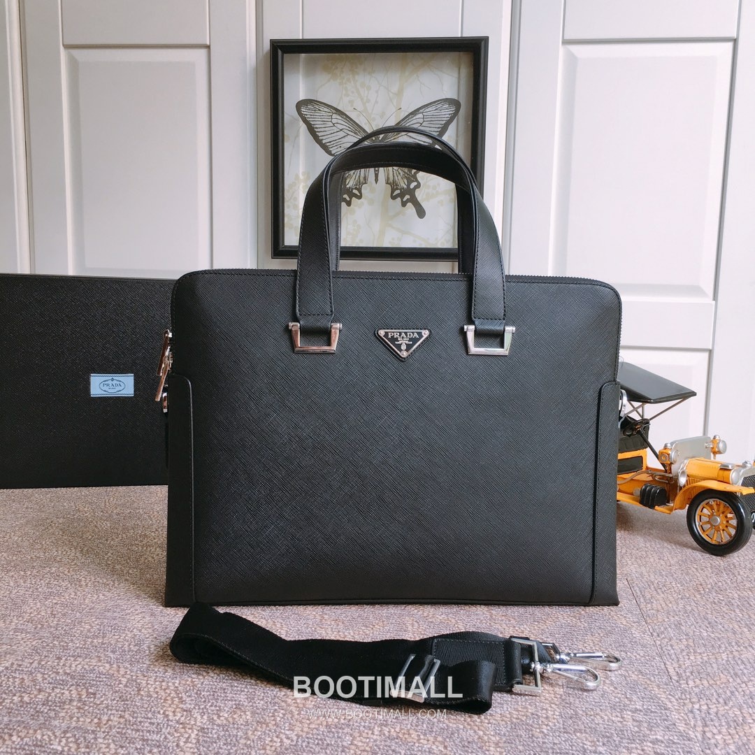 Prada Saffiano Leather Briefcase Tote Bag with Multi Compartment Detail 프라다 사피아노 가죽 멀티 컴파트먼트 브리프케이스 토트백 81189 39cm 1