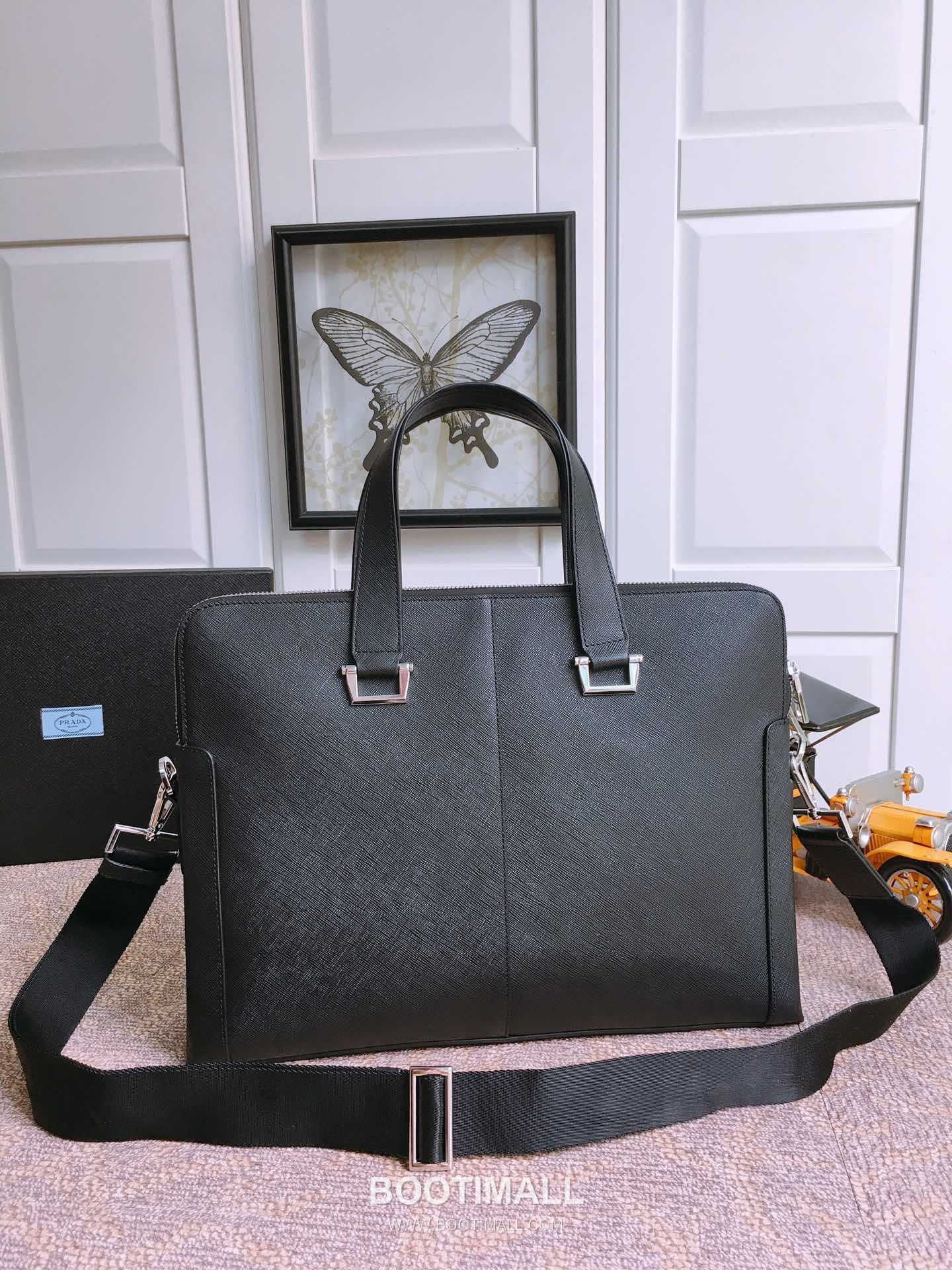 Prada Saffiano Leather Briefcase Tote Bag with Multi Compartment Detail 프라다 사피아노 가죽 멀티 컴파트먼트 브리프케이스 토트백 81189 39cm 4