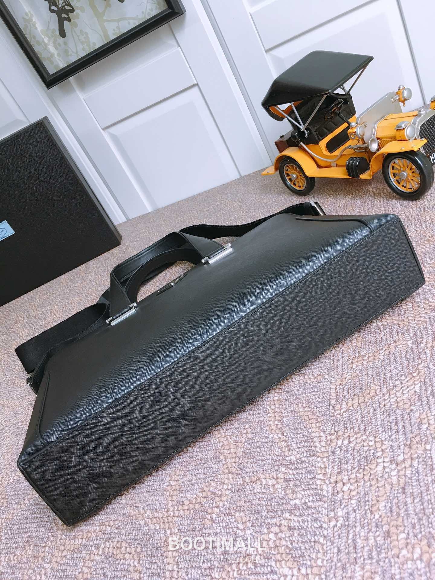 Prada Saffiano Leather Briefcase Tote Bag with Multi Compartment Detail 프라다 사피아노 가죽 멀티 컴파트먼트 브리프케이스 토트백 81189 39cm 7