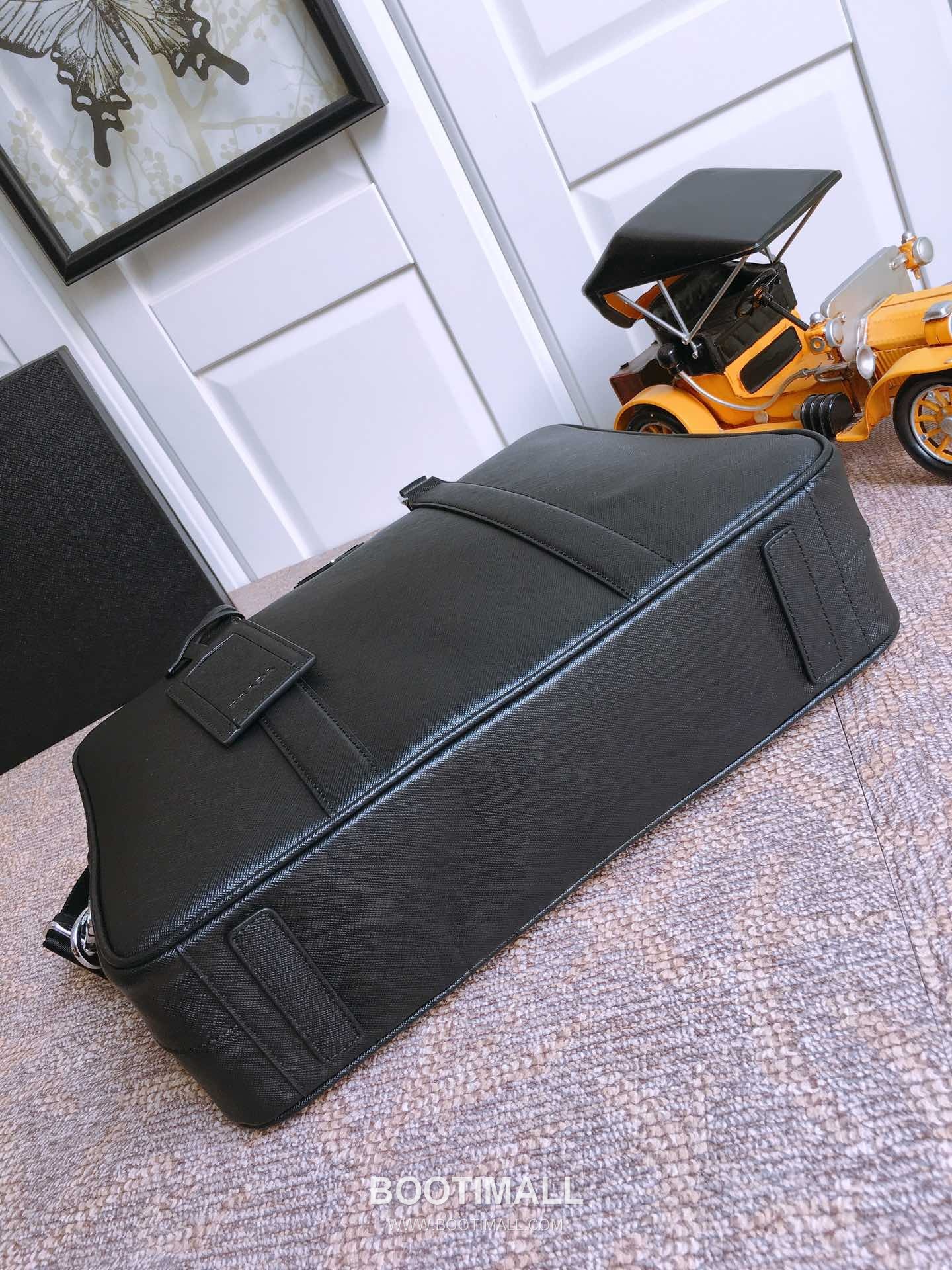 Prada Saffiano Leather Briefcase Tote Bag with Lambskin Lining Detail 프라다 사피아노 가죽 램스킨 안감 브리프케이스 토트백 0661 36cm 8