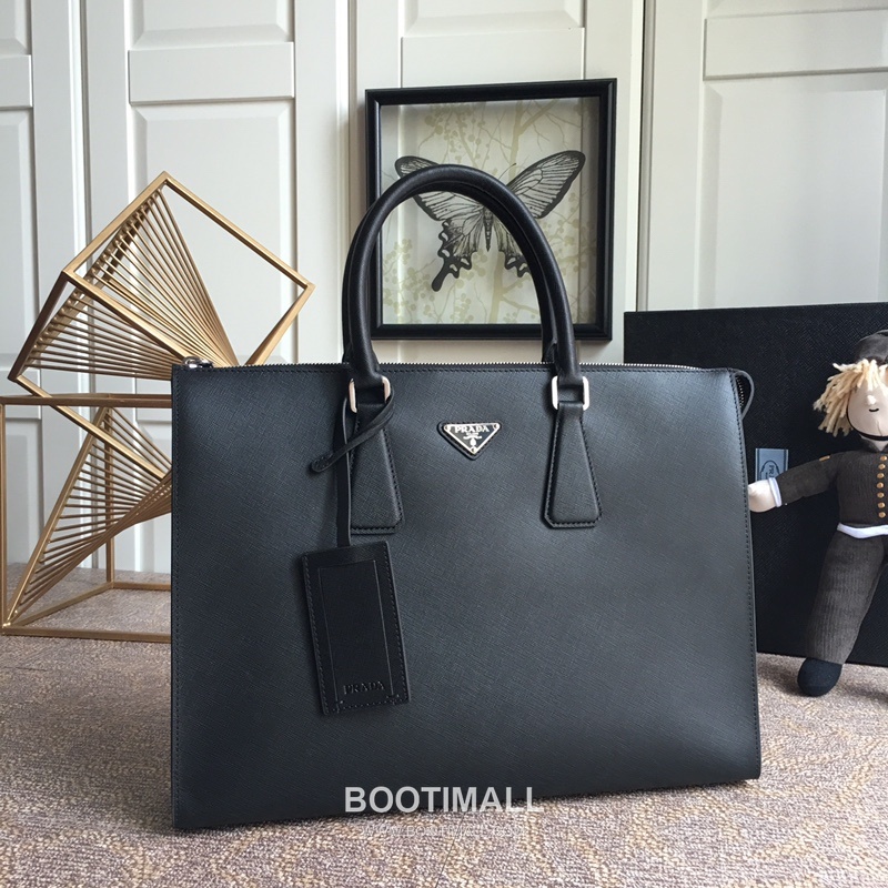 Prada Saffiano Leather Briefcase Tote Bag with Triangle Logo Detail 프라다 사피아노 가죽 트라이앵글 로고 브리프케이스 토트백 2VG030V 38cm 1