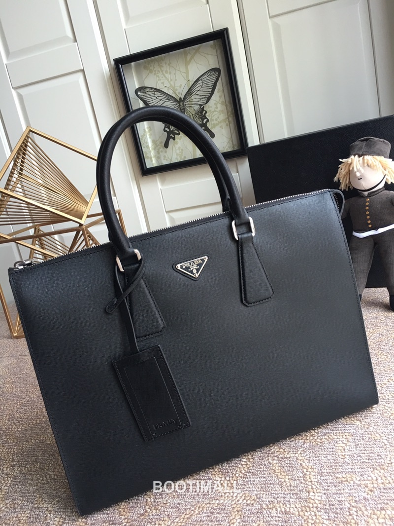 Prada Saffiano Leather Briefcase Tote Bag with Triangle Logo Detail 프라다 사피아노 가죽 트라이앵글 로고 브리프케이스 토트백 2VG030V 38cm 2