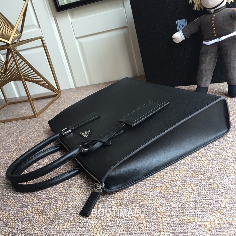 Prada Saffiano Leather Briefcase Tote Bag with Triangle Logo Detail 프라다 사피아노 가죽 트라이앵글 로고 브리프케이스 토트백 2VG030V 38cm 6