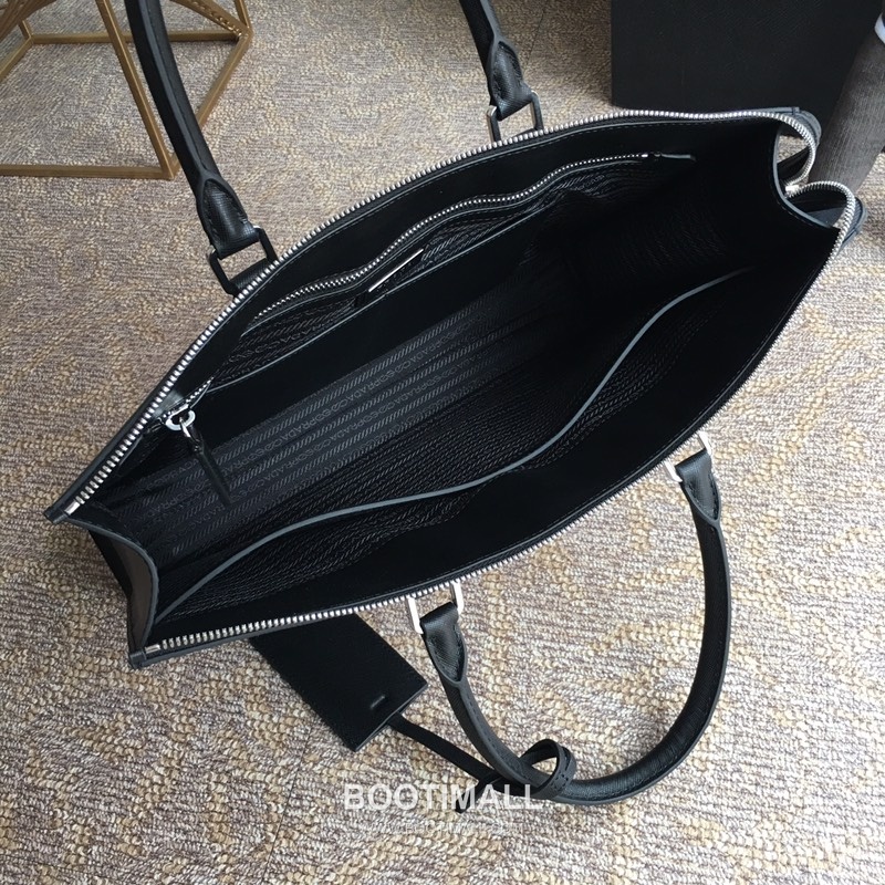 Prada Saffiano Leather Briefcase Tote Bag with Triangle Logo Detail 프라다 사피아노 가죽 트라이앵글 로고 브리프케이스 토트백 2VG030V 38cm 8