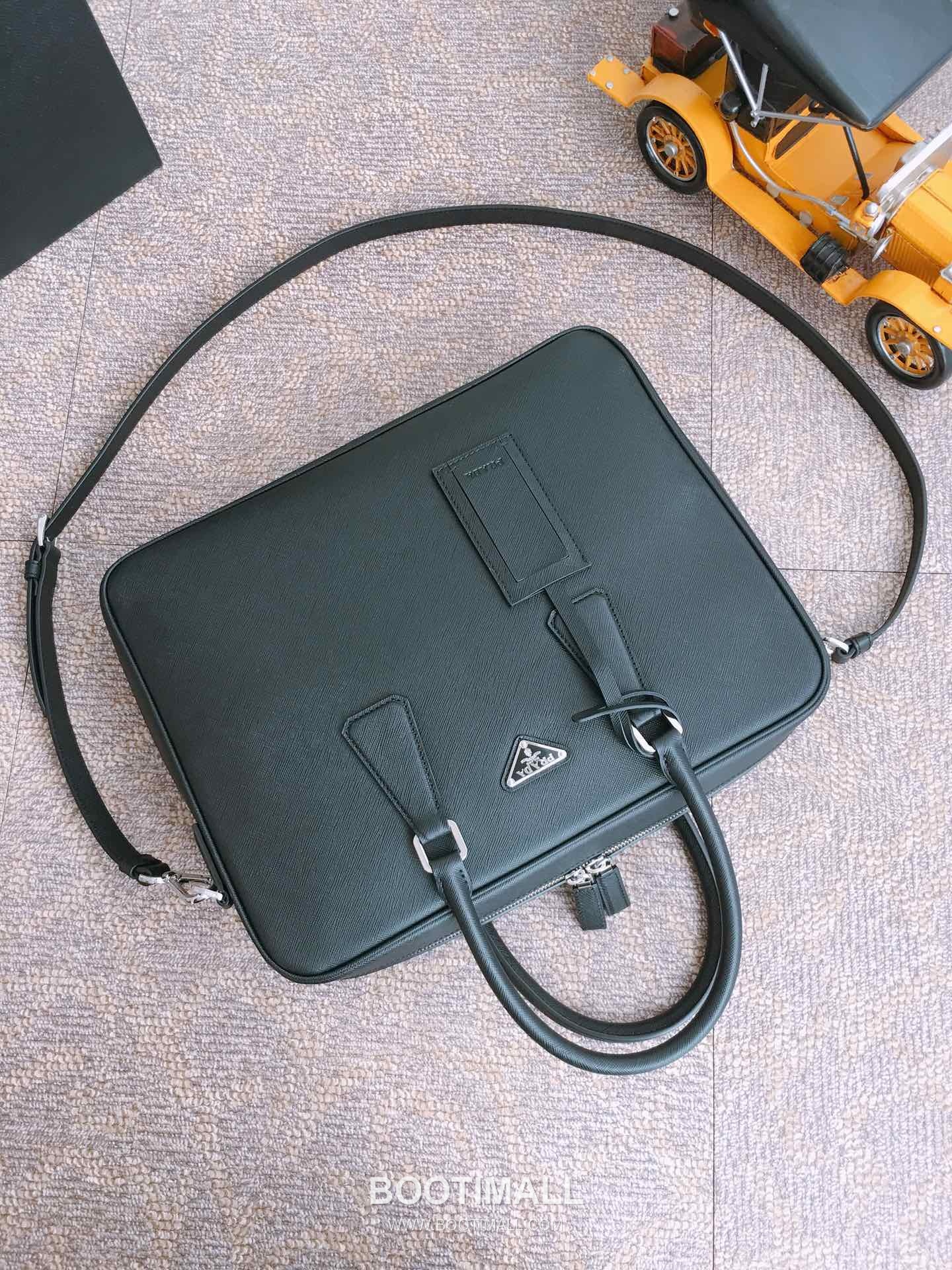 Prada Saffiano Leather Briefcase Tote Bag with Detachable Nylon Strap and Dual Zip Detail 프라다 사피아노 가죽 탈부착 나일론 스트랩 듀얼 지퍼 브리프케이스 토트백 2VE011 36cm 4