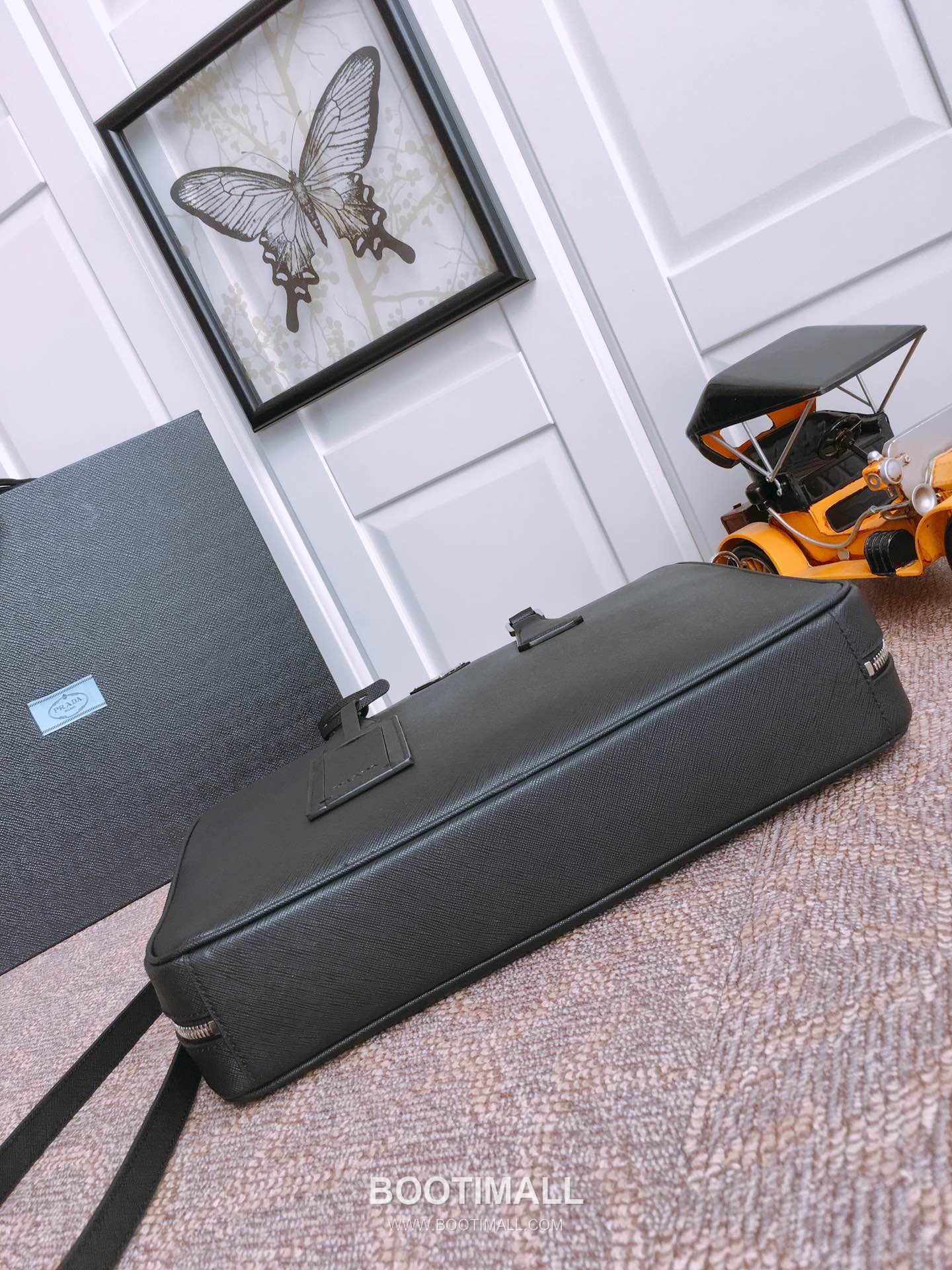 Prada Saffiano Leather Briefcase Tote Bag with Detachable Nylon Strap and Dual Zip Detail 프라다 사피아노 가죽 탈부착 나일론 스트랩 듀얼 지퍼 브리프케이스 토트백 2VE011 36cm 6