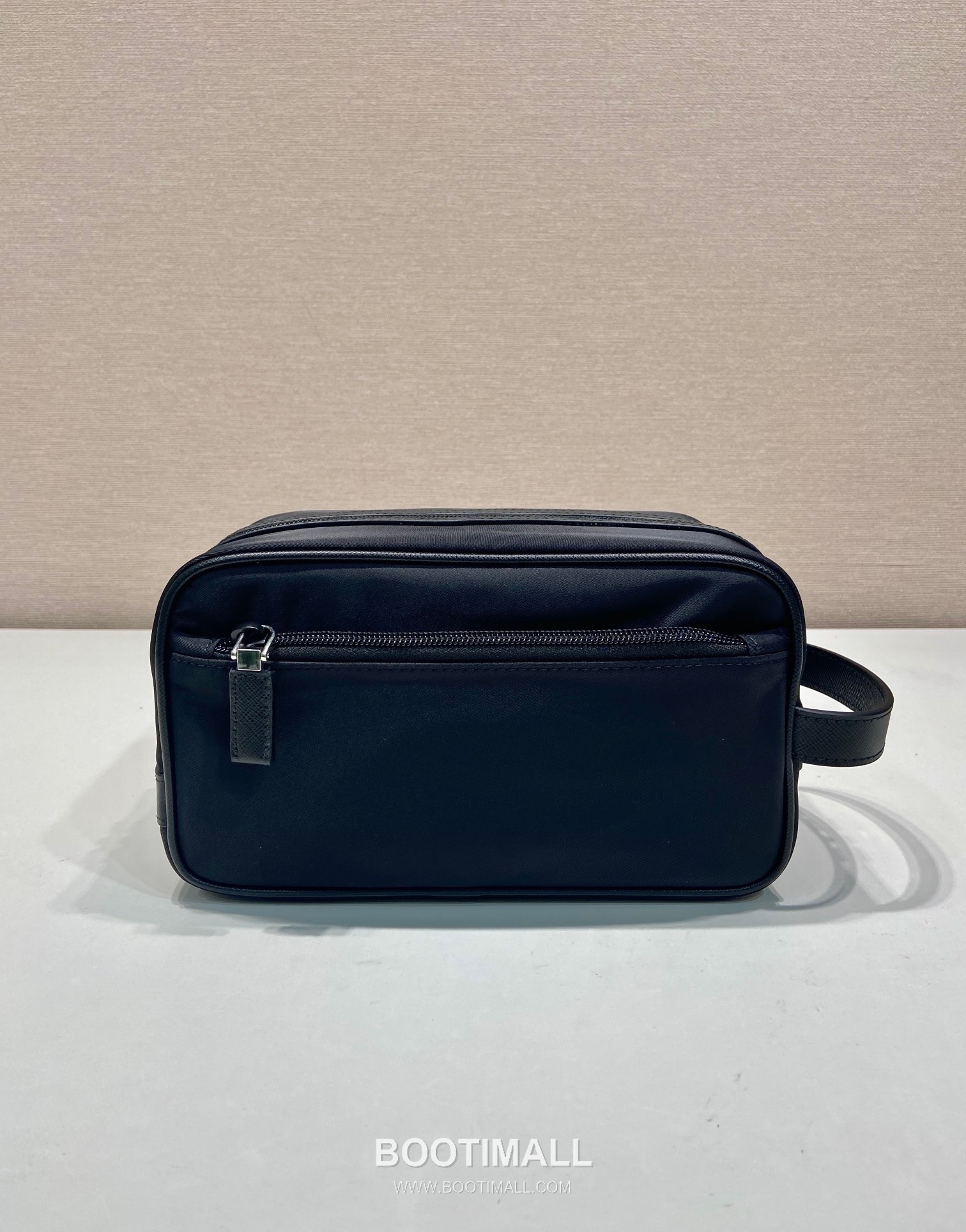 Prada Re-Nylon Travel Pouch Clutch Bag with Saffiano Handle and Zip Pocket Detail 프라다 리나일론 사피아노 핸들 지퍼 포켓 트래블 파우치 클러치백 2NA819 22cm 5