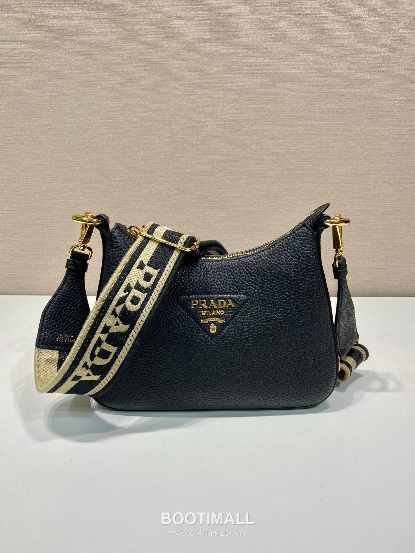 Prada Deer Grain Calfskin Shoulder Bag with Adjustable Web Strap Detail 프라다 디어 그레인 카프스킨 조절형 웹 스트랩 숄더백 1BH193 24cm 1