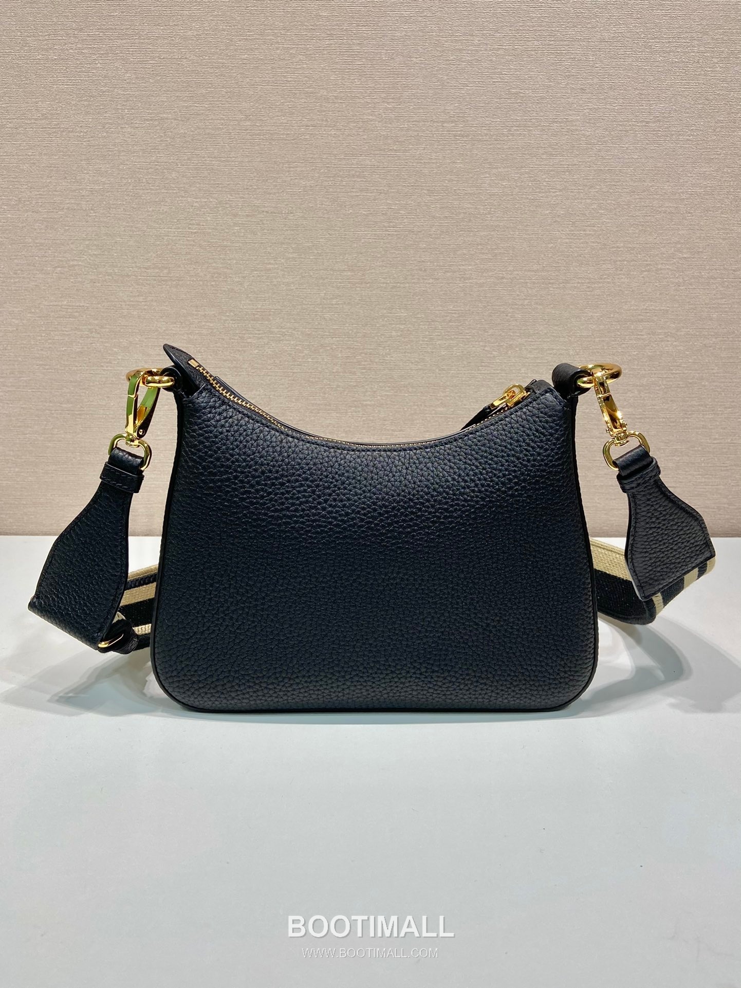 Prada Deer Grain Calfskin Shoulder Bag with Adjustable Web Strap Detail 프라다 디어 그레인 카프스킨 조절형 웹 스트랩 숄더백 1BH193 24cm 3