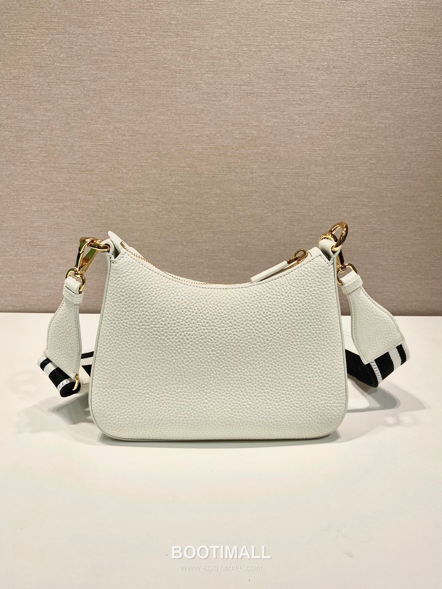 Prada Deer Grain Calfskin Shoulder Bag with Adjustable Web Strap Detail 프라다 디어 그레인 카프스킨 조절형 웹 스트랩 숄더백 1BH193 24cm 4