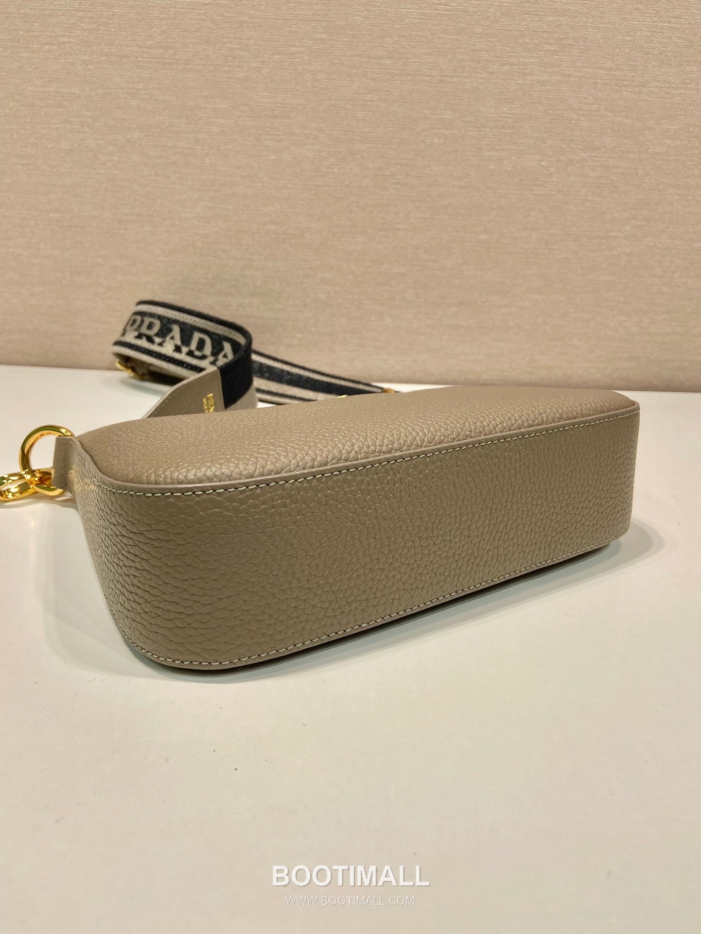 Prada Deer Grain Calfskin Shoulder Bag with Adjustable Web Strap Detail 프라다 디어 그레인 카프스킨 조절형 웹 스트랩 숄더백 1BH193 24cm 5