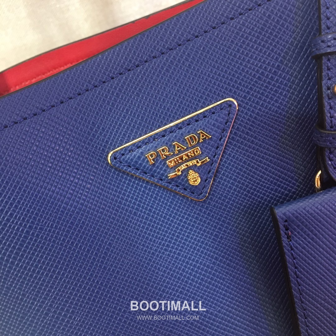 Prada Saffiano Leather Double Tote Bag with Triangle Logo and Magnetic Pocket Detail 프라다 사피아노 가죽 트라이앵글 로고 마그네틱 포켓 더블 토트백 1BA212 22cm 3