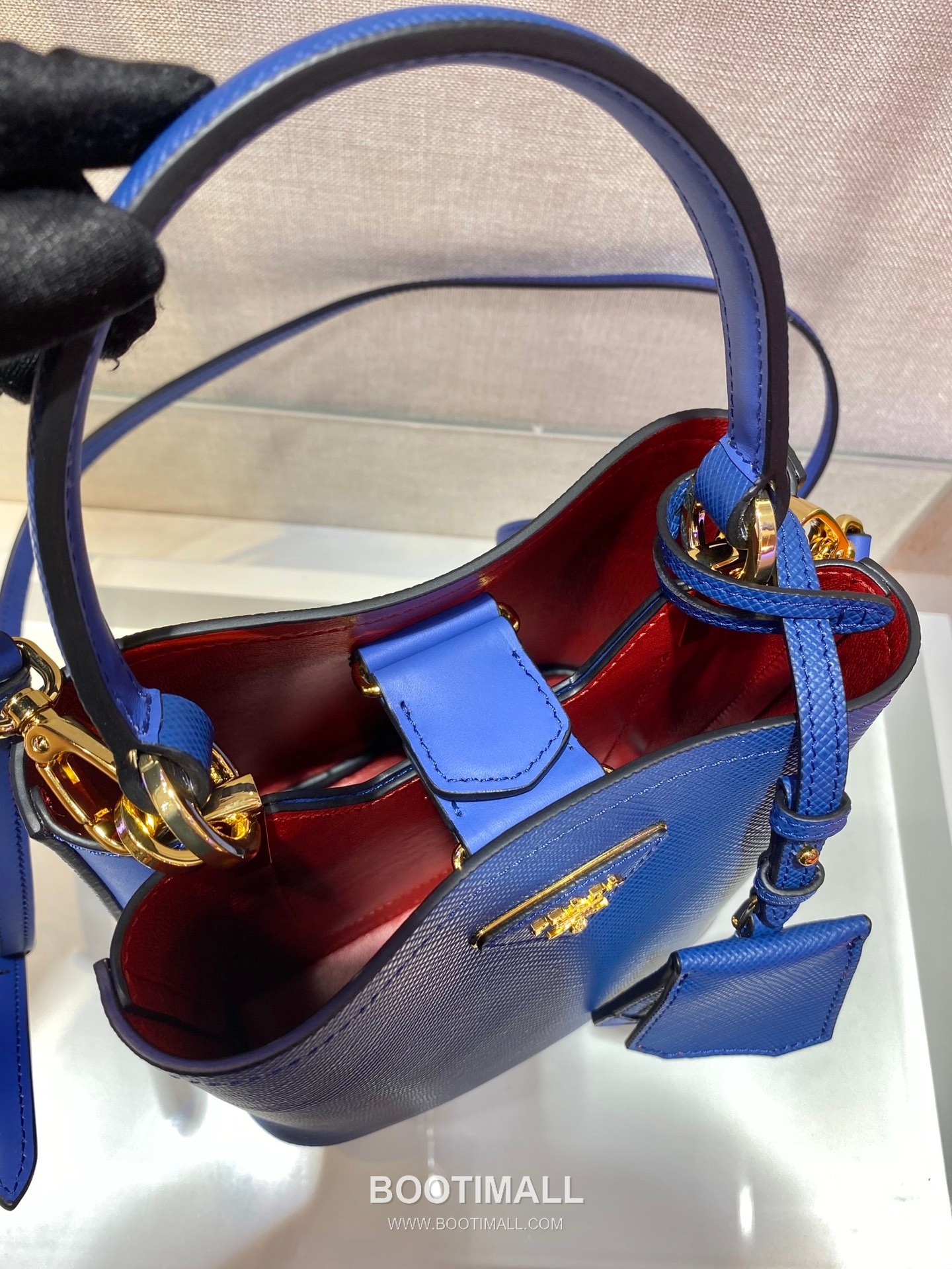 Prada Saffiano Leather Double Tote Bag with Triangle Logo and Magnetic Pocket Detail 프라다 사피아노 가죽 트라이앵글 로고 마그네틱 포켓 더블 토트백 1BA217 17cm 7