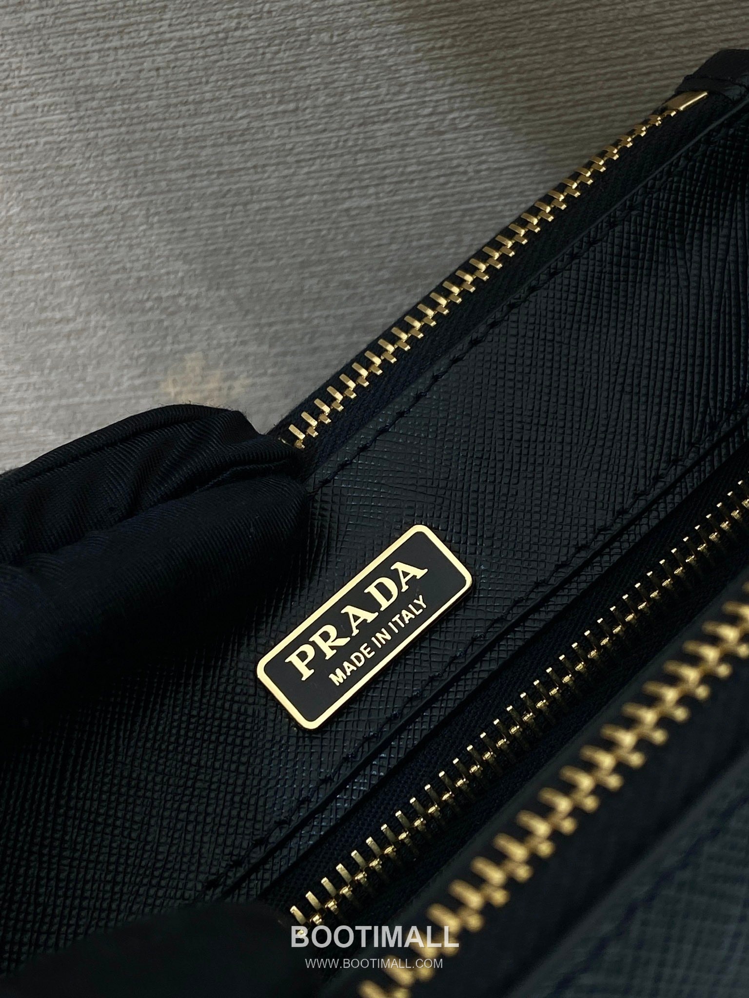 Prada Galleria Saffiano Leather Mini Tote Bag with Triangle Logo and Strap Detail 프라다 갤러리아 사피아노 가죽 트라이앵글 로고 스트랩 미니 토트백 1BA916 21cm 9