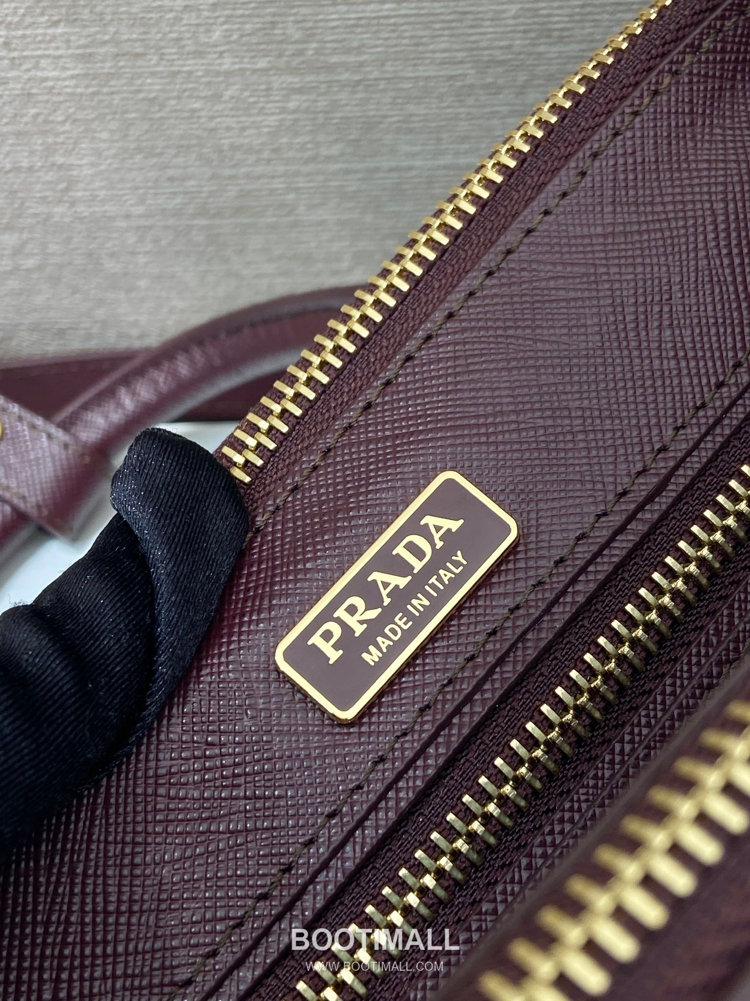 Prada Galleria Saffiano Leather Mini Tote Bag with Triangle Logo and Strap Detail 프라다 갤러리아 사피아노 가죽 트라이앵글 로고 스트랩 미니 토트백 1BA916 21cm 9