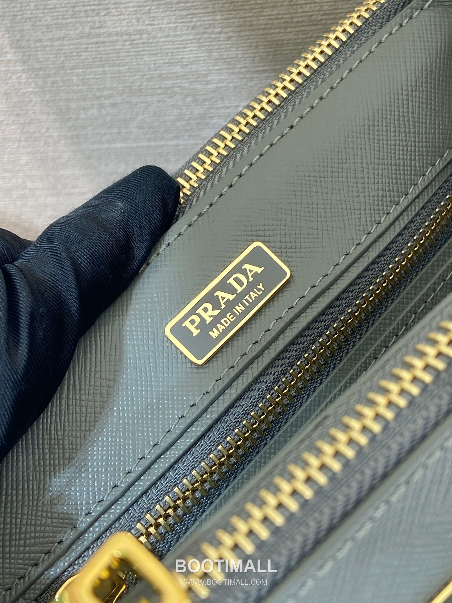 Prada Galleria Saffiano Leather Mini Tote Bag with Triangle Logo and Strap Detail 프라다 갤러리아 사피아노 가죽 트라이앵글 로고 스트랩 미니 토트백 1BA916 21cm 9