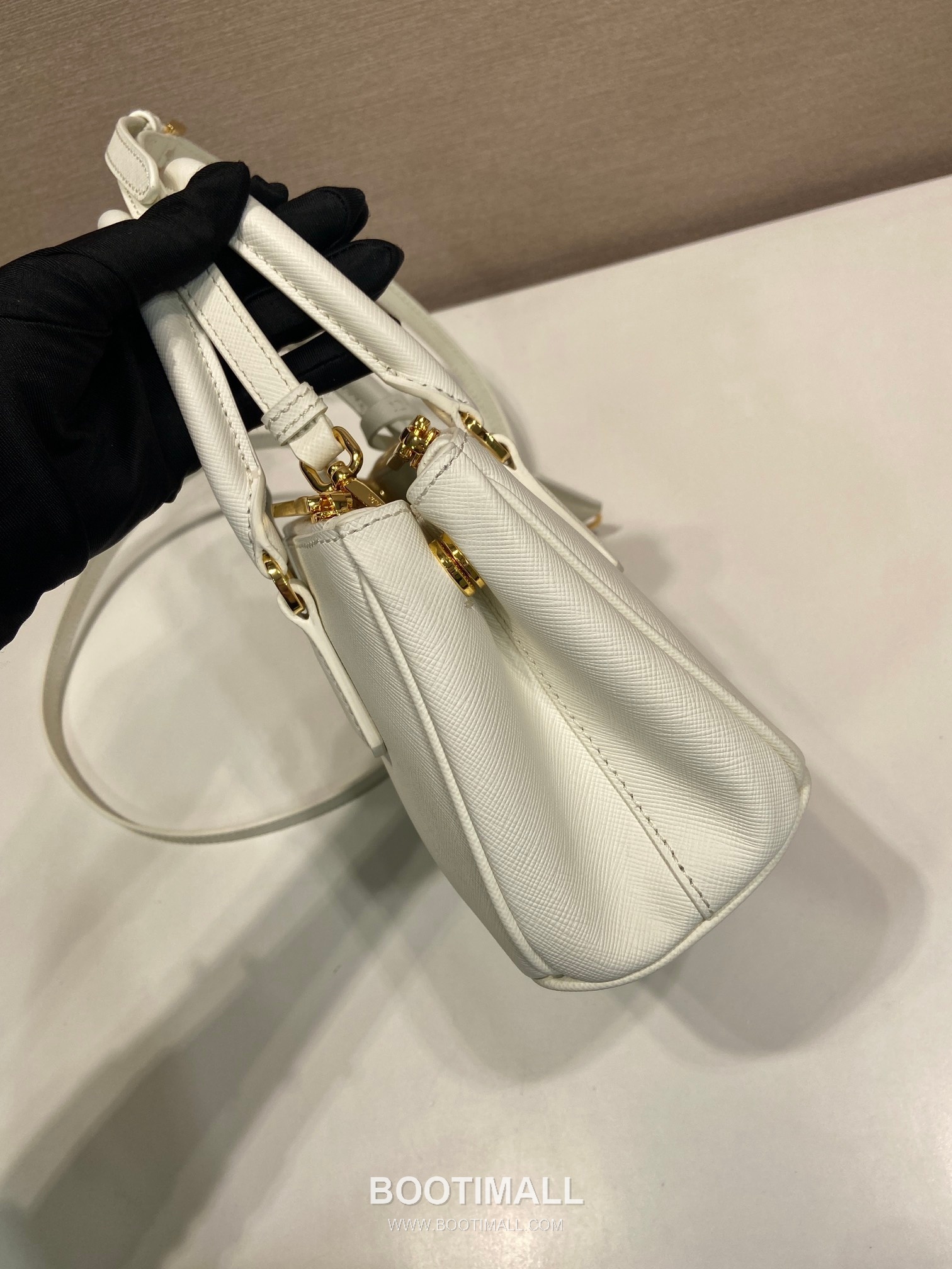 Prada Galleria Saffiano Leather Mini Tote Bag with Triangle Logo and Strap Detail 프라다 갤러리아 사피아노 가죽 트라이앵글 로고 스트랩 미니 토트백 1BA916 21cm 5